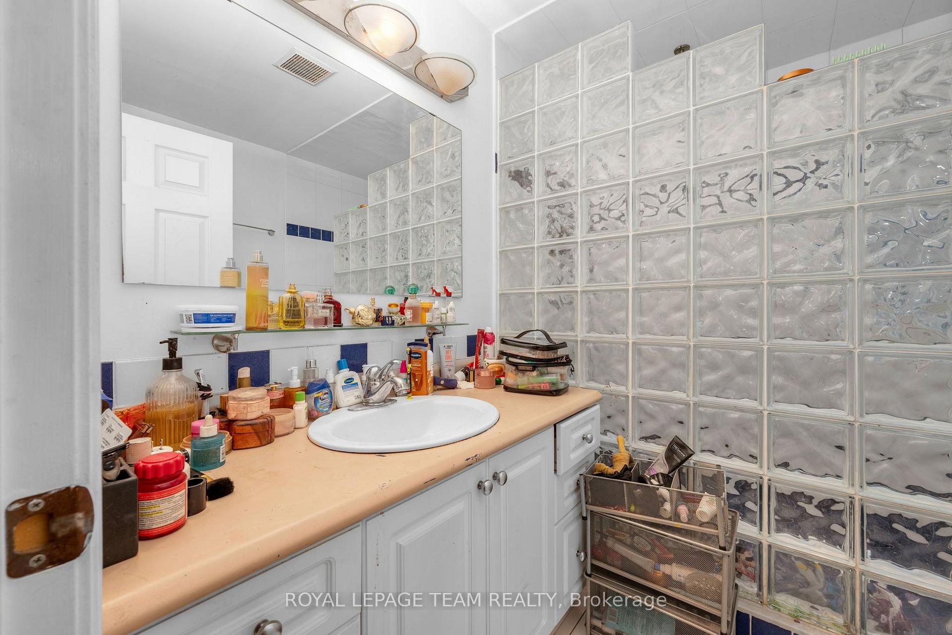 Photo 11 of 48 Ella Street, Ottawa, Glebe — HOMEH
