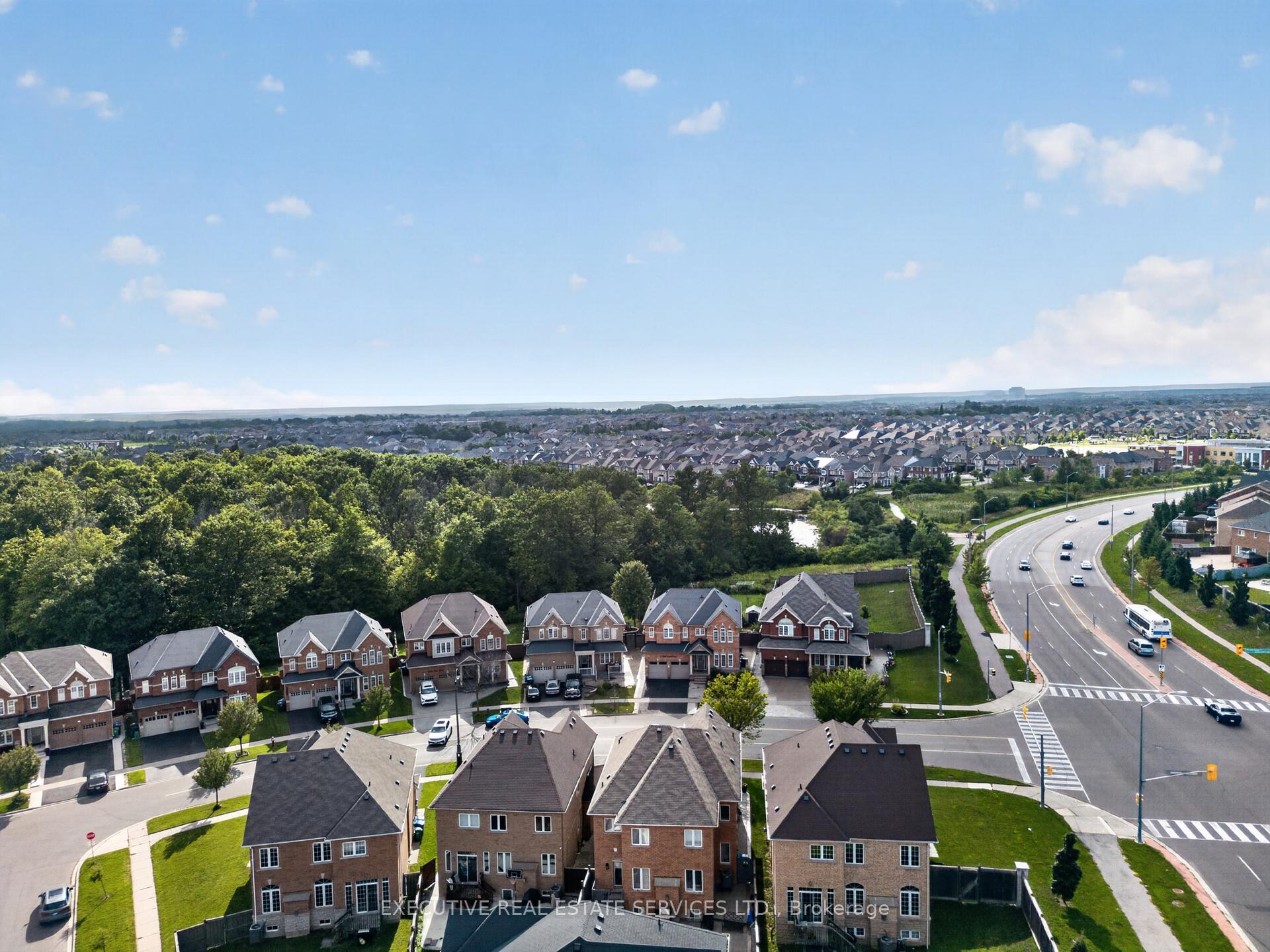 Photo 5 of Unit Upper, 4 Teal Crest Circle, Brampton, Credit Valley — HOMEH