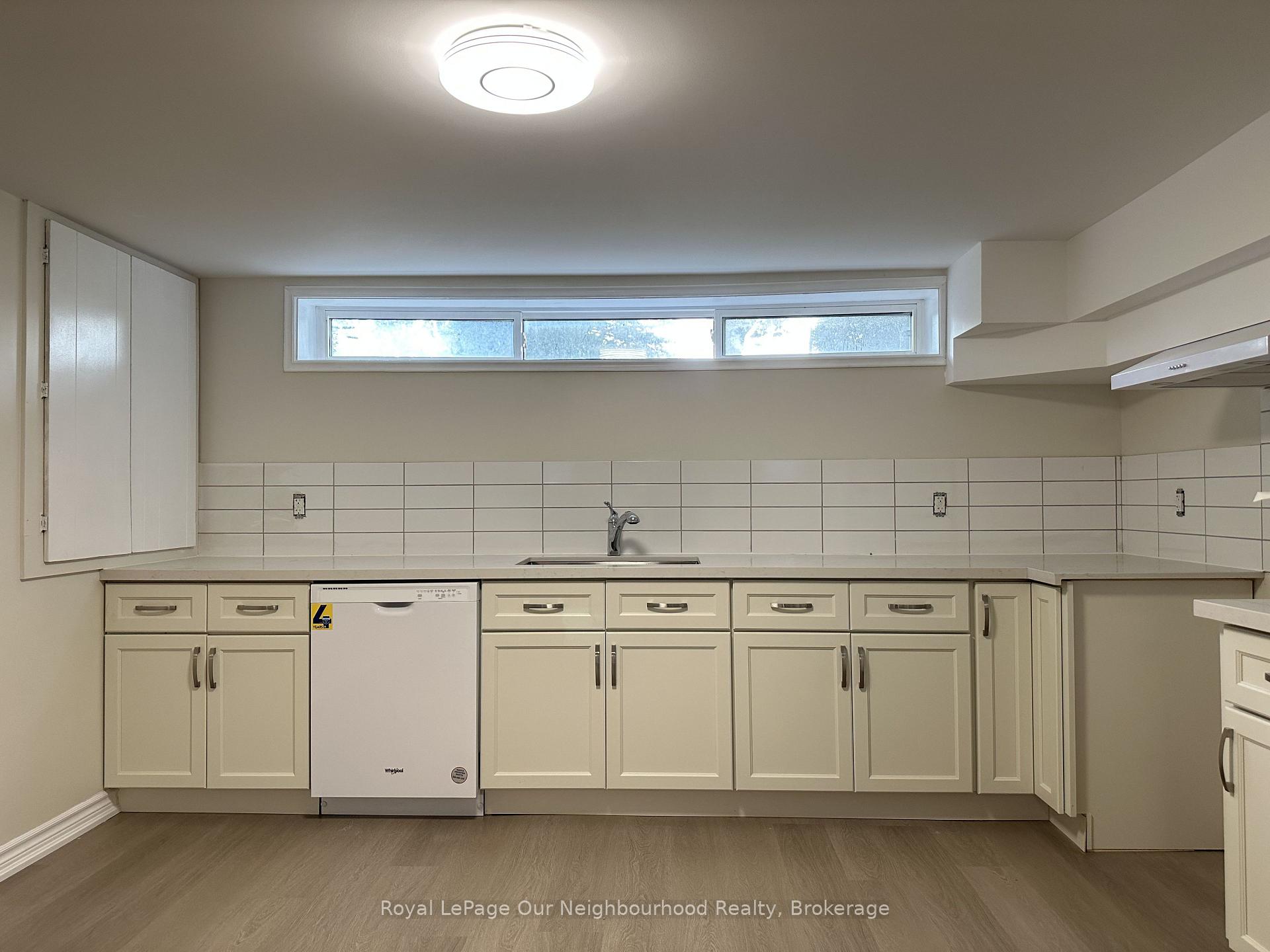 Photo 2 of Unit Bsmt, 122 Sanderling Crescent, Kawartha Lakes, Lindsay — HOMEH