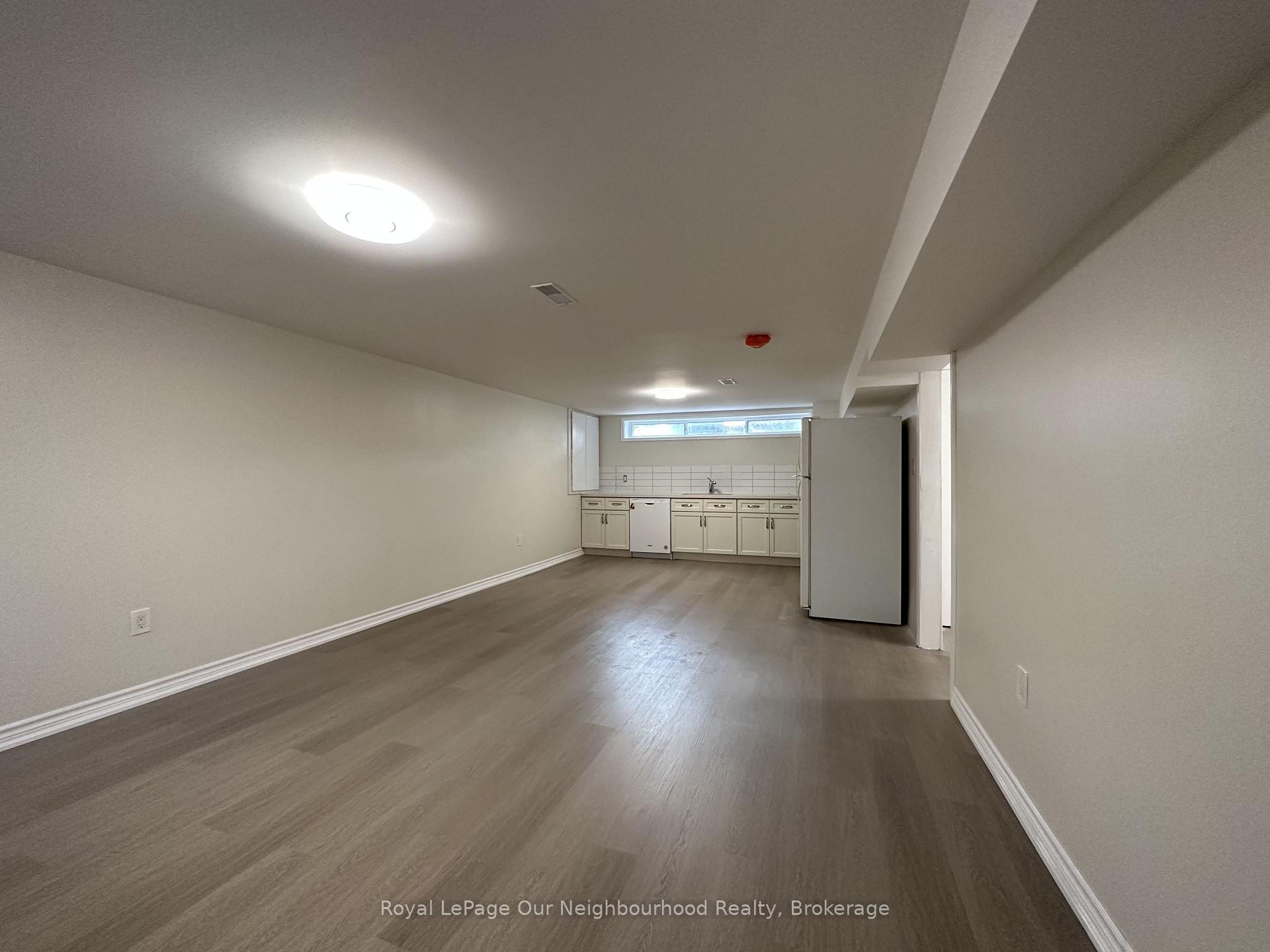 Photo 7 of Unit Bsmt, 122 Sanderling Crescent, Kawartha Lakes, Lindsay — HOMEH