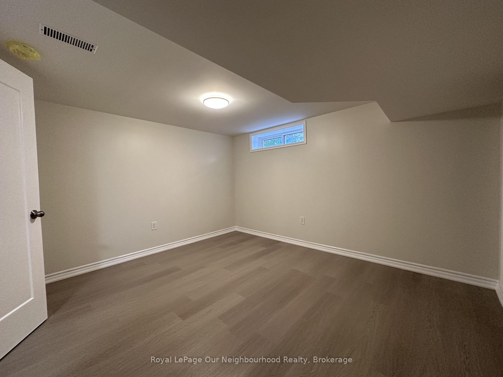 Photo 13 of Unit Bsmt, 122 Sanderling Crescent, Kawartha Lakes, Lindsay — HOMEH