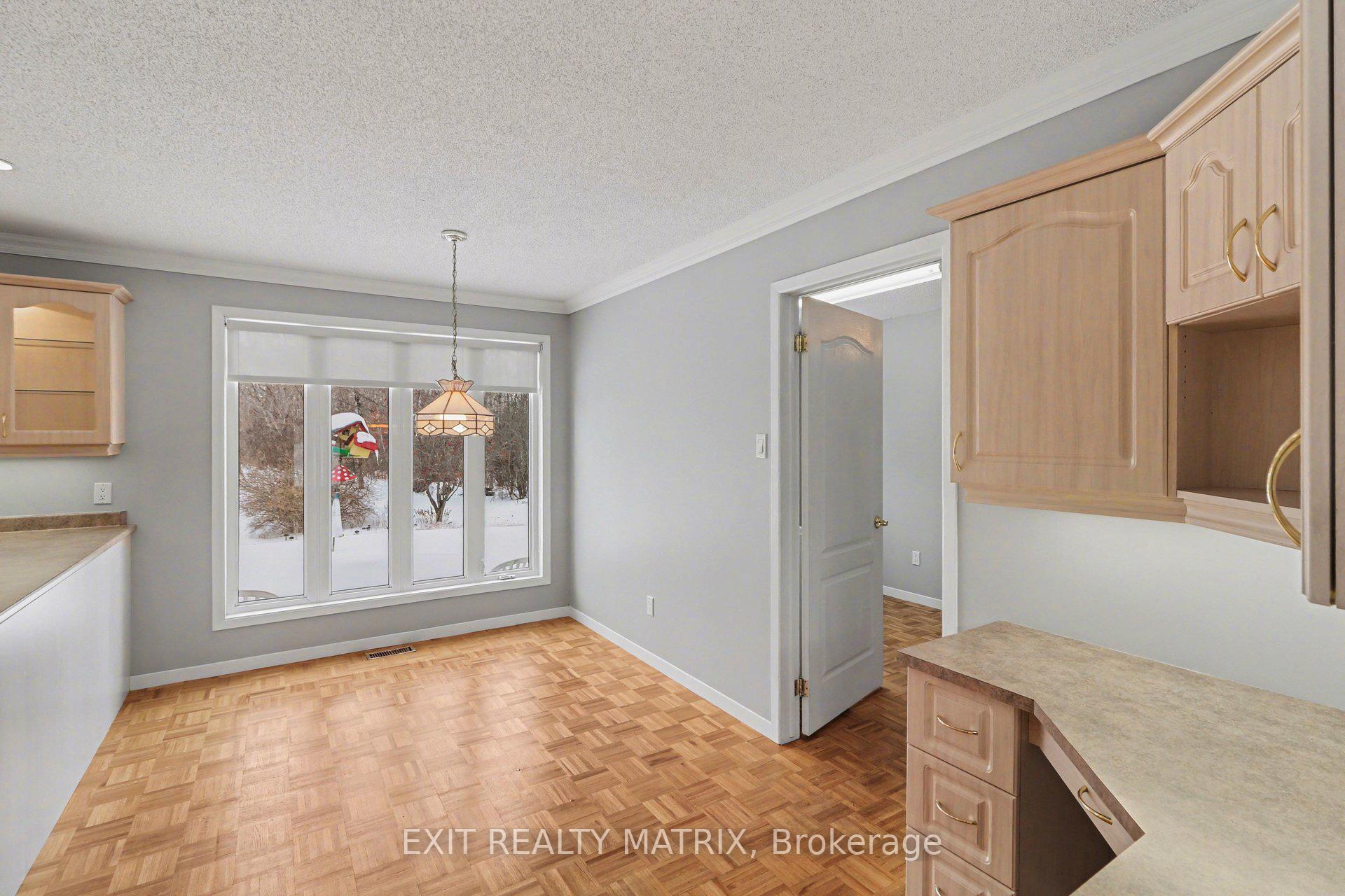 Photo 31 of 8329 Rodney Farm Drive, Ottawa, Osgoode Twp North of Reg Rd 6 — HOMEH