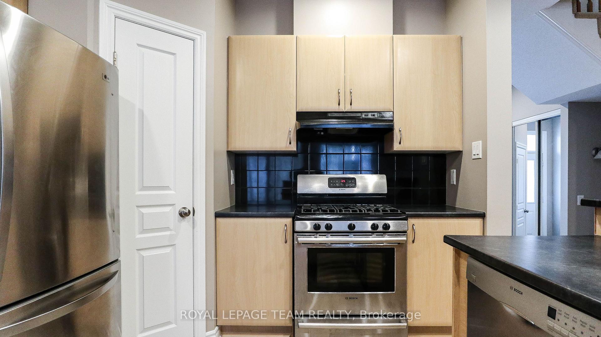 Photo 14 of 119 Bridgestone Drive, Ottawa, Kanata - Emerald Meadows/Trailwest — HOMEH