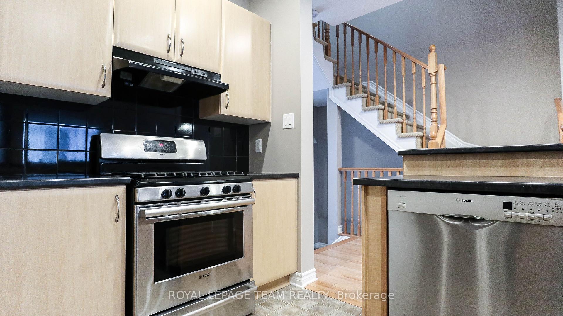 Photo 16 of 119 Bridgestone Drive, Ottawa, Kanata - Emerald Meadows/Trailwest — HOMEH