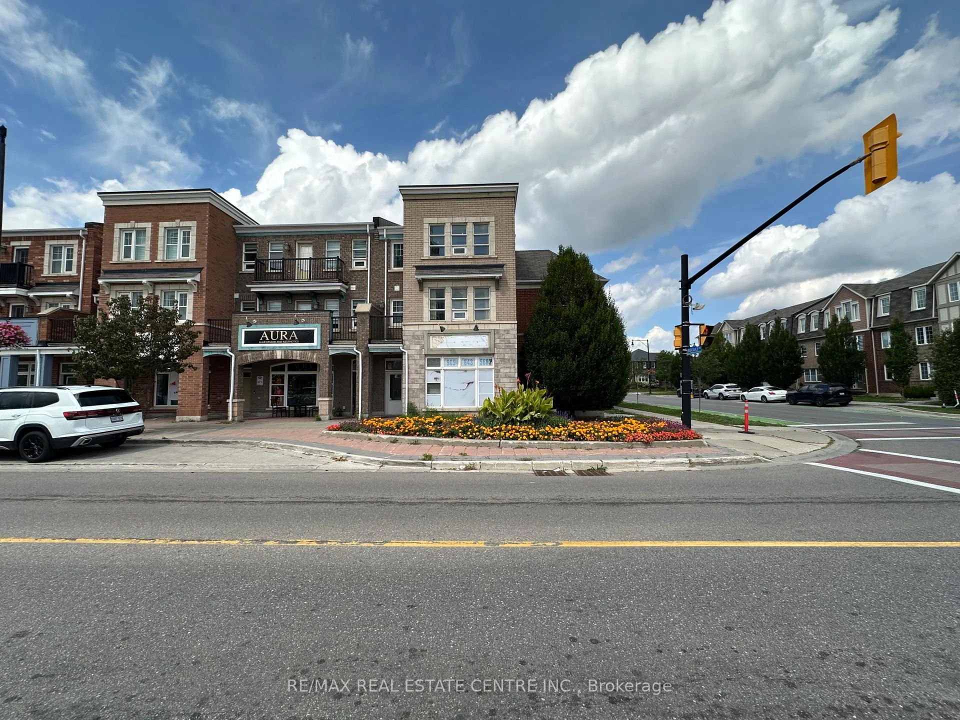 Photo 3 of 52 Commuter Drive, Brampton, Northwest Brampton — HOMEH