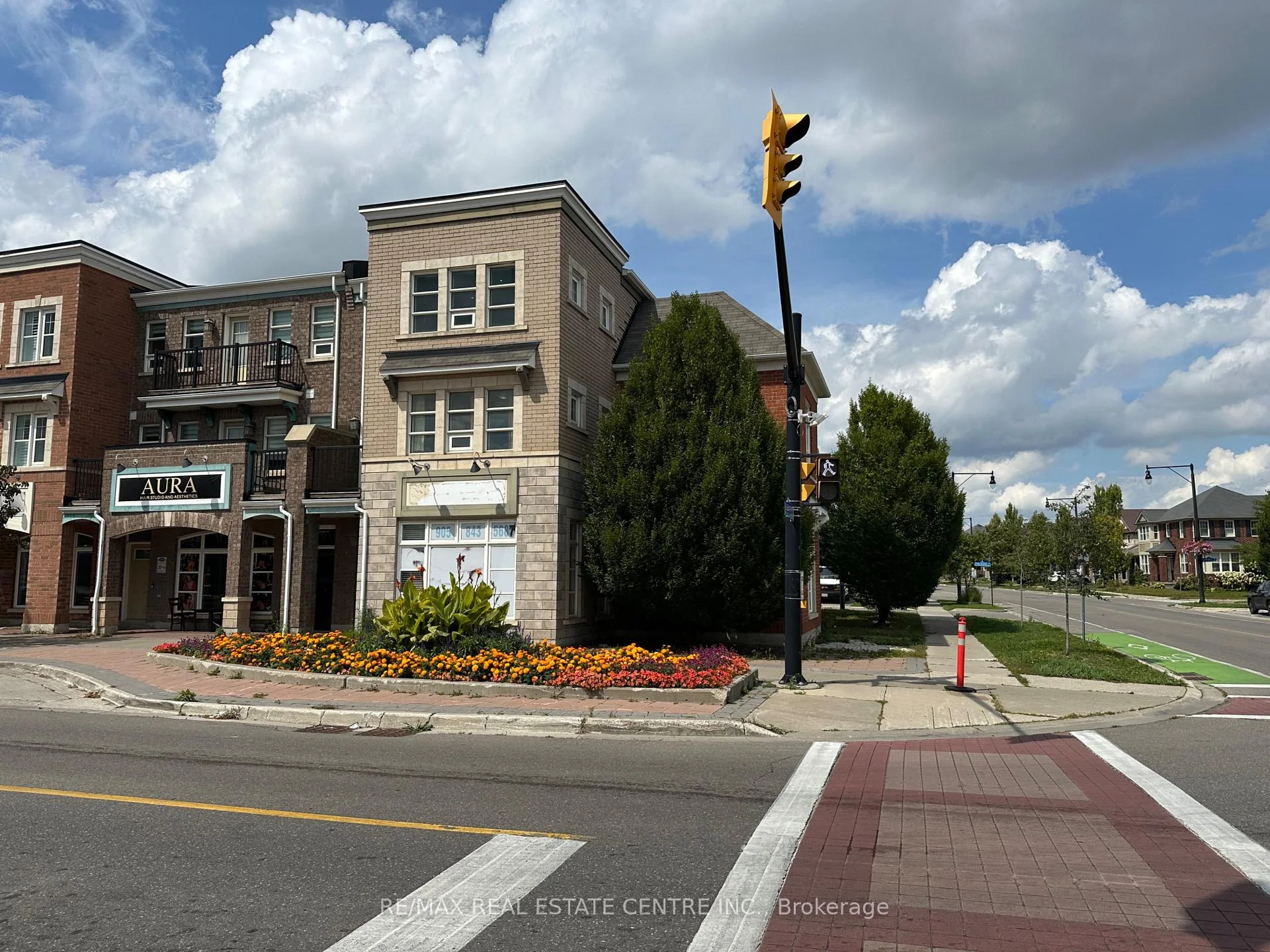 Photo 4 of 52 Commuter Drive, Brampton, Northwest Brampton — HOMEH