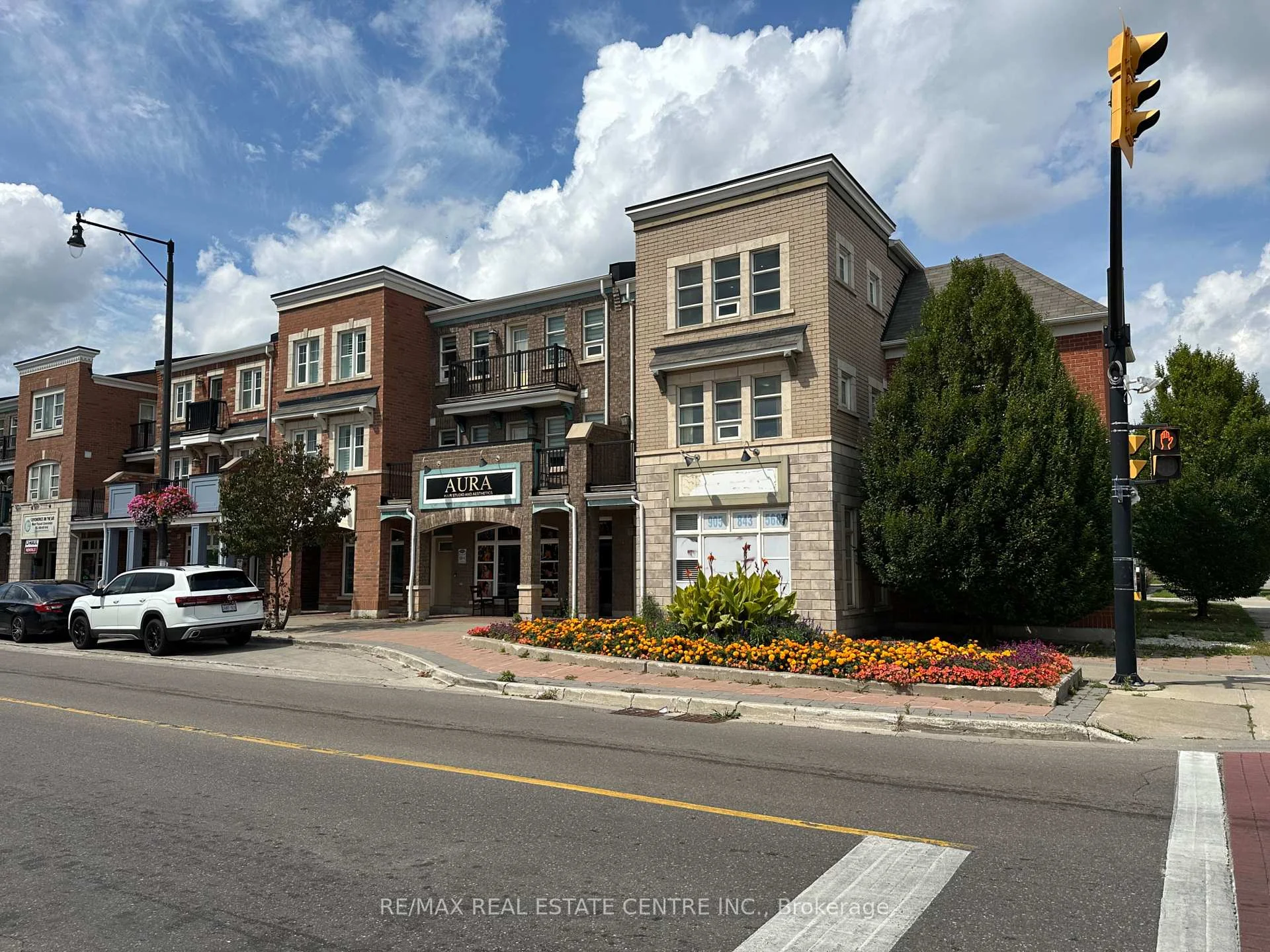 Photo 5 of 52 Commuter Drive, Brampton, Northwest Brampton — HOMEH