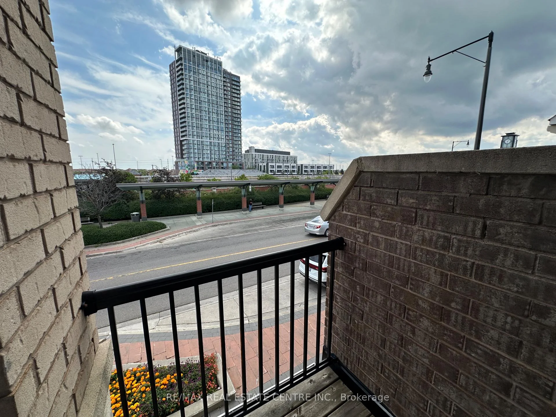 Photo 29 of 52 Commuter Drive, Brampton, Northwest Brampton — HOMEH