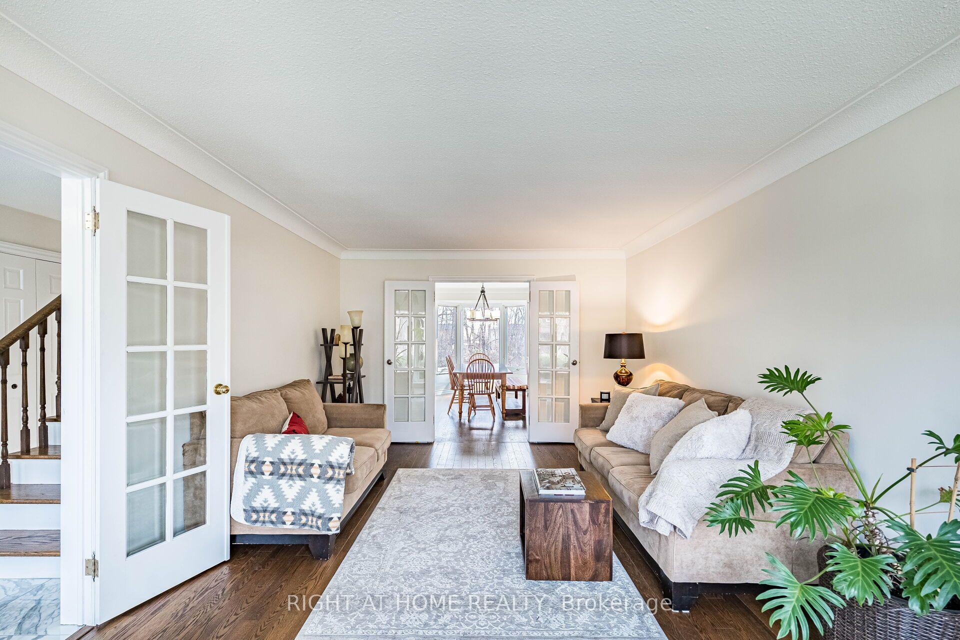 Photo 6 of 1941 Four Seasons Drive, Burlington, Tyandaga — HOMEH
