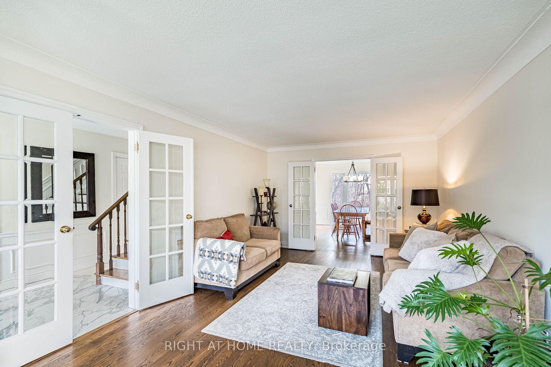 Photo 7 of 1941 Four Seasons Drive, Burlington, Tyandaga — HOMEH