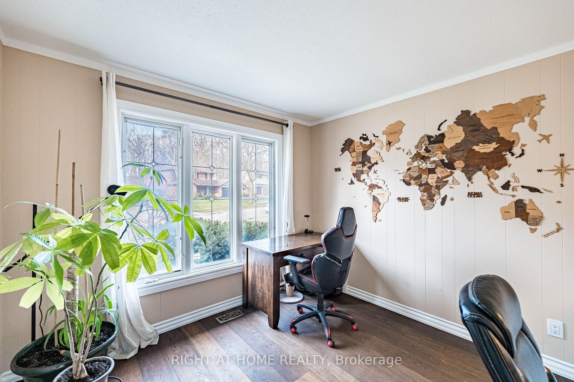 Photo 22 of 1941 Four Seasons Drive, Burlington, Tyandaga — HOMEH