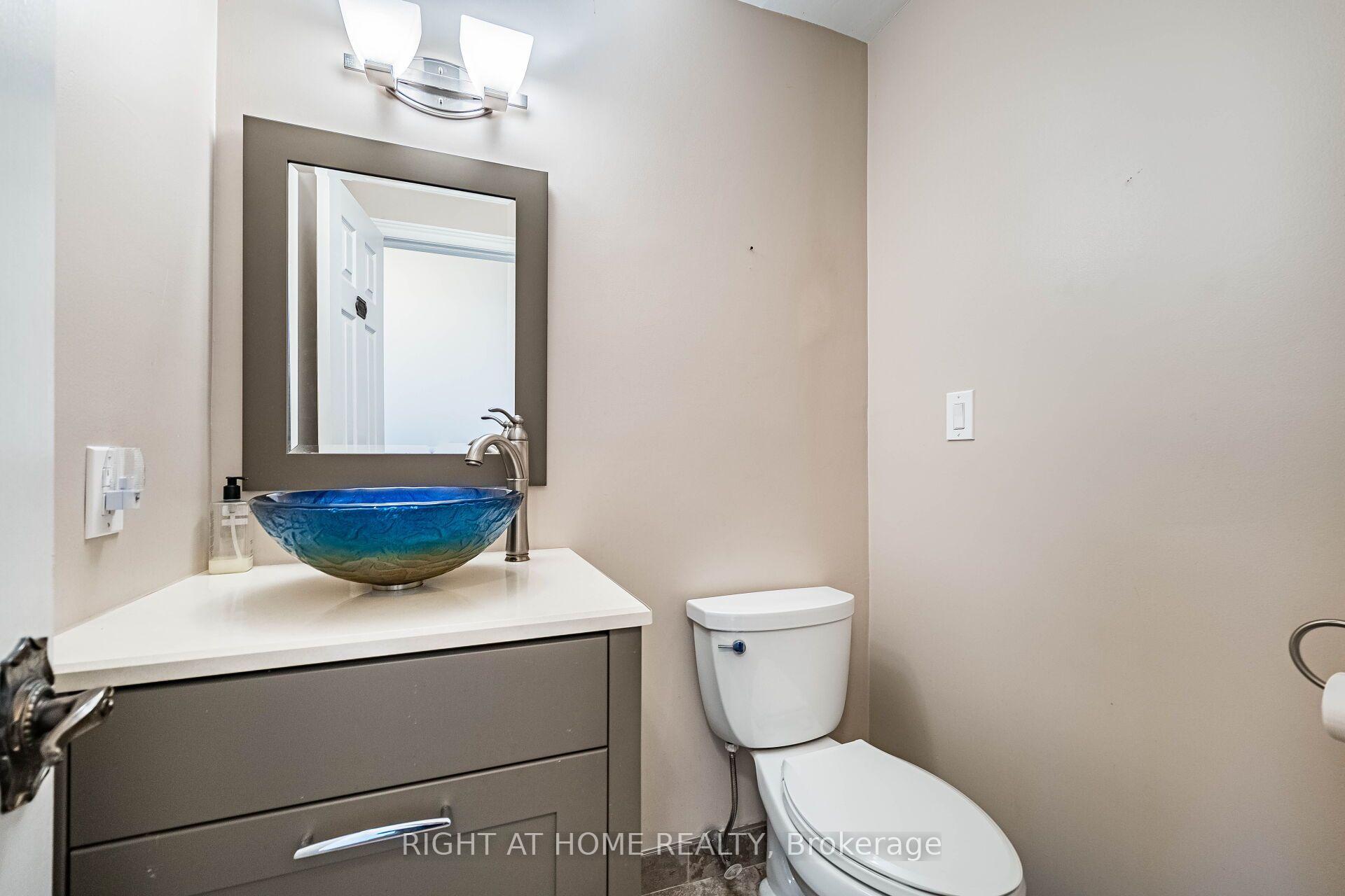 Photo 24 of 1941 Four Seasons Drive, Burlington, Tyandaga — HOMEH