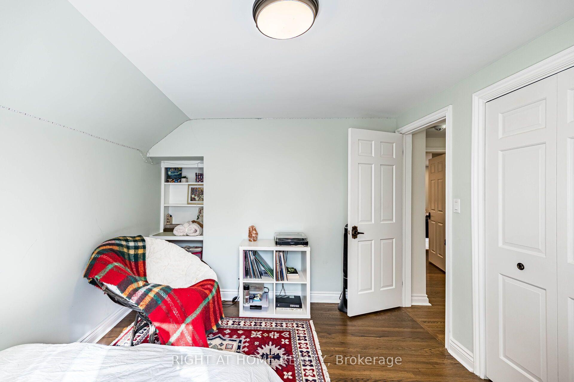 Photo 29 of 1941 Four Seasons Drive, Burlington, Tyandaga — HOMEH