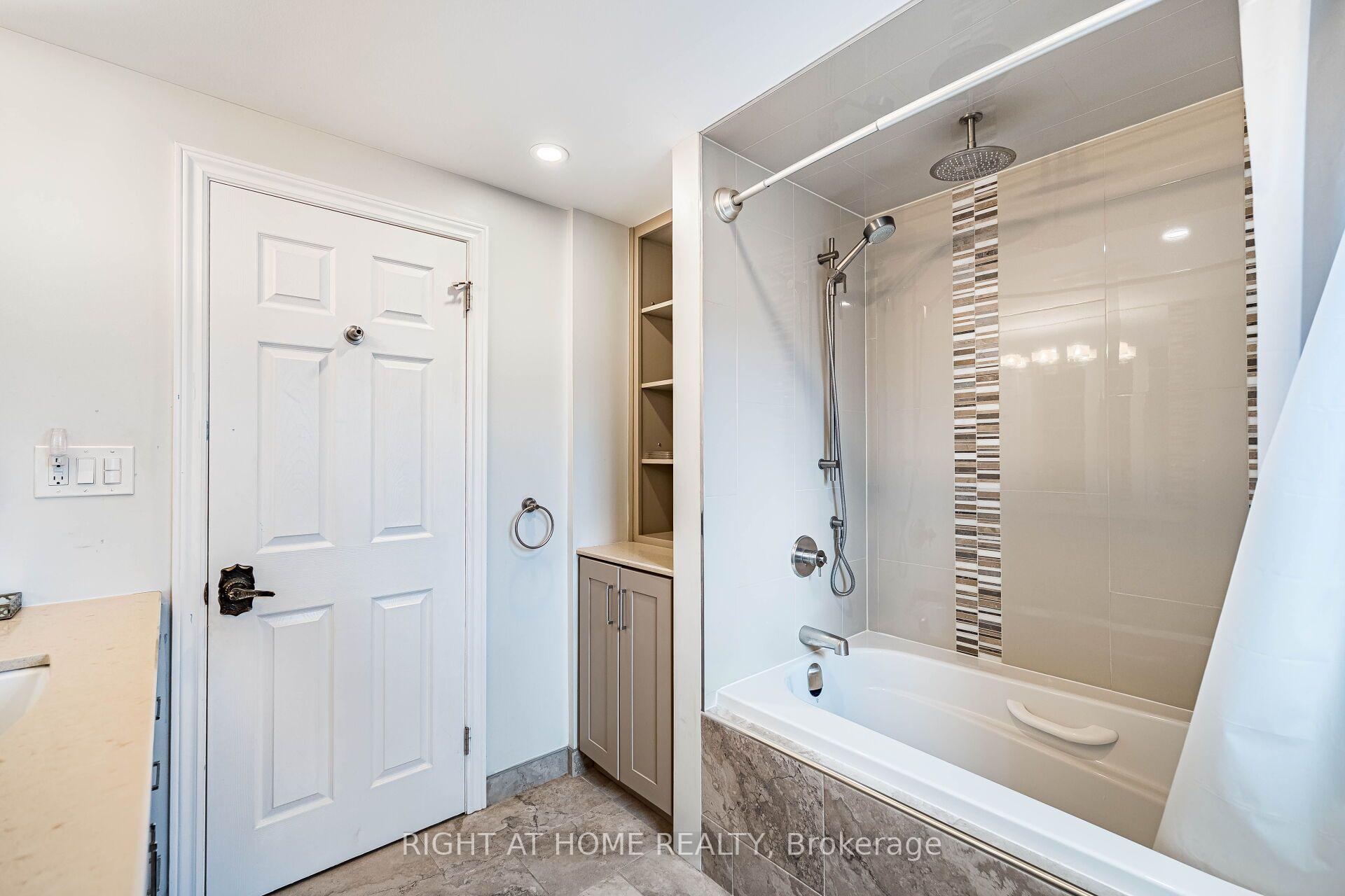 Photo 32 of 1941 Four Seasons Drive, Burlington, Tyandaga — HOMEH