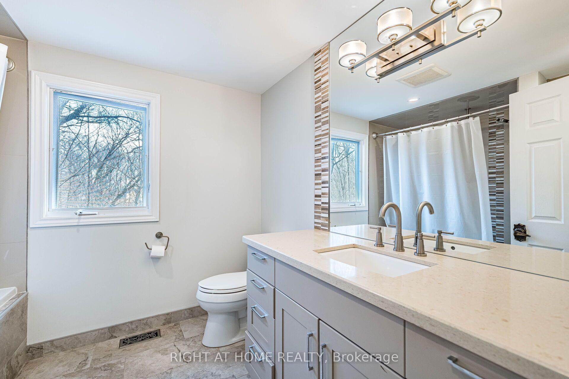 Photo 33 of 1941 Four Seasons Drive, Burlington, Tyandaga — HOMEH