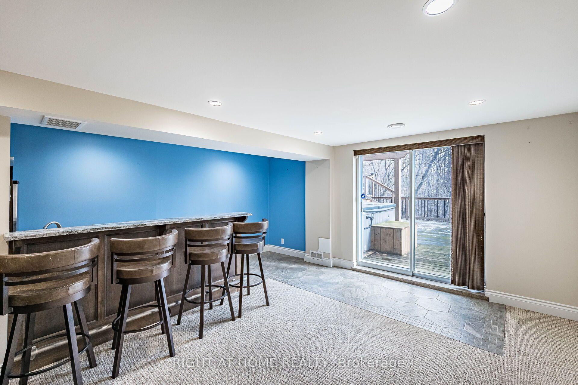 Photo 36 of 1941 Four Seasons Drive, Burlington, Tyandaga — HOMEH