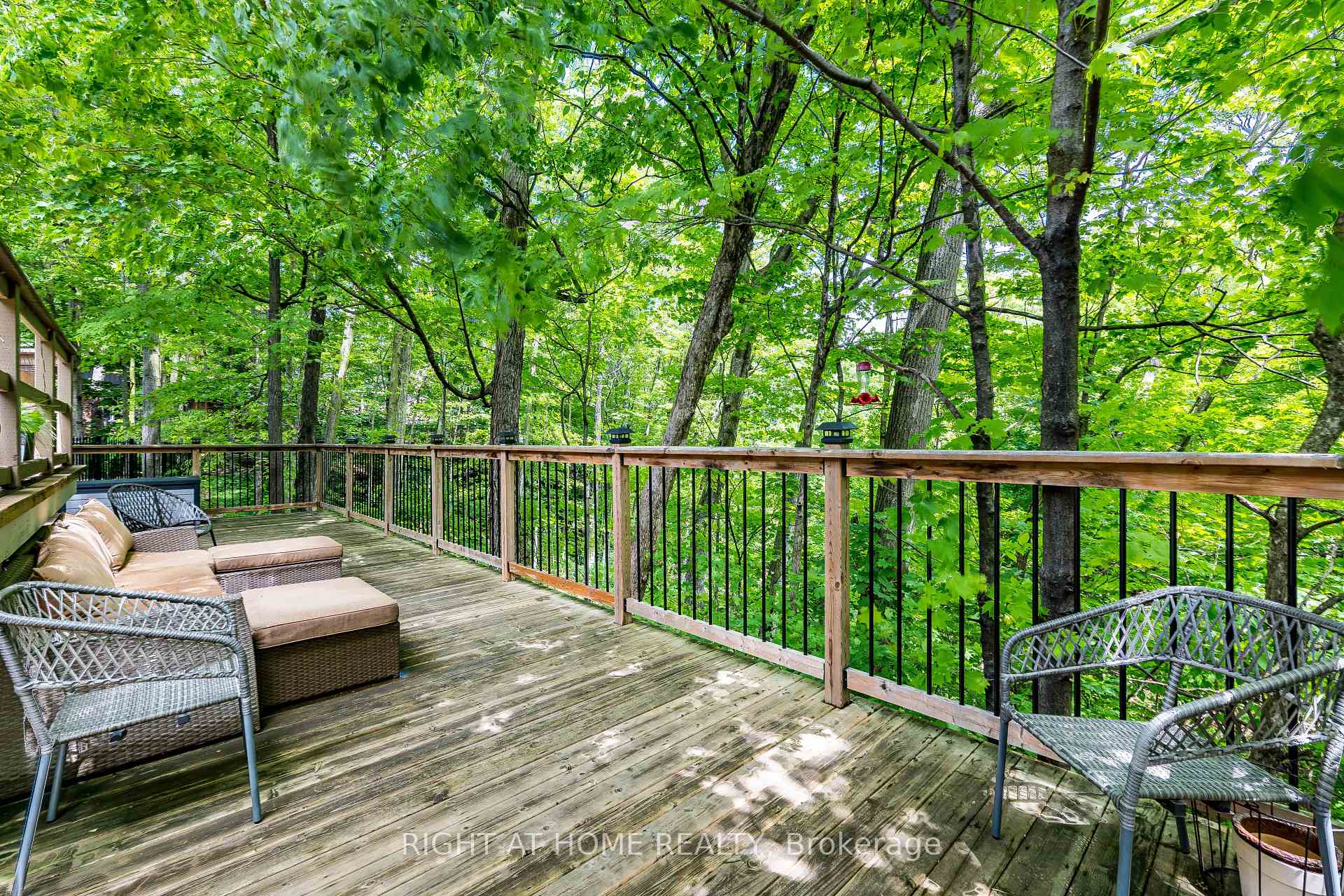 Photo 42 of 1941 Four Seasons Drive, Burlington, Tyandaga — HOMEH