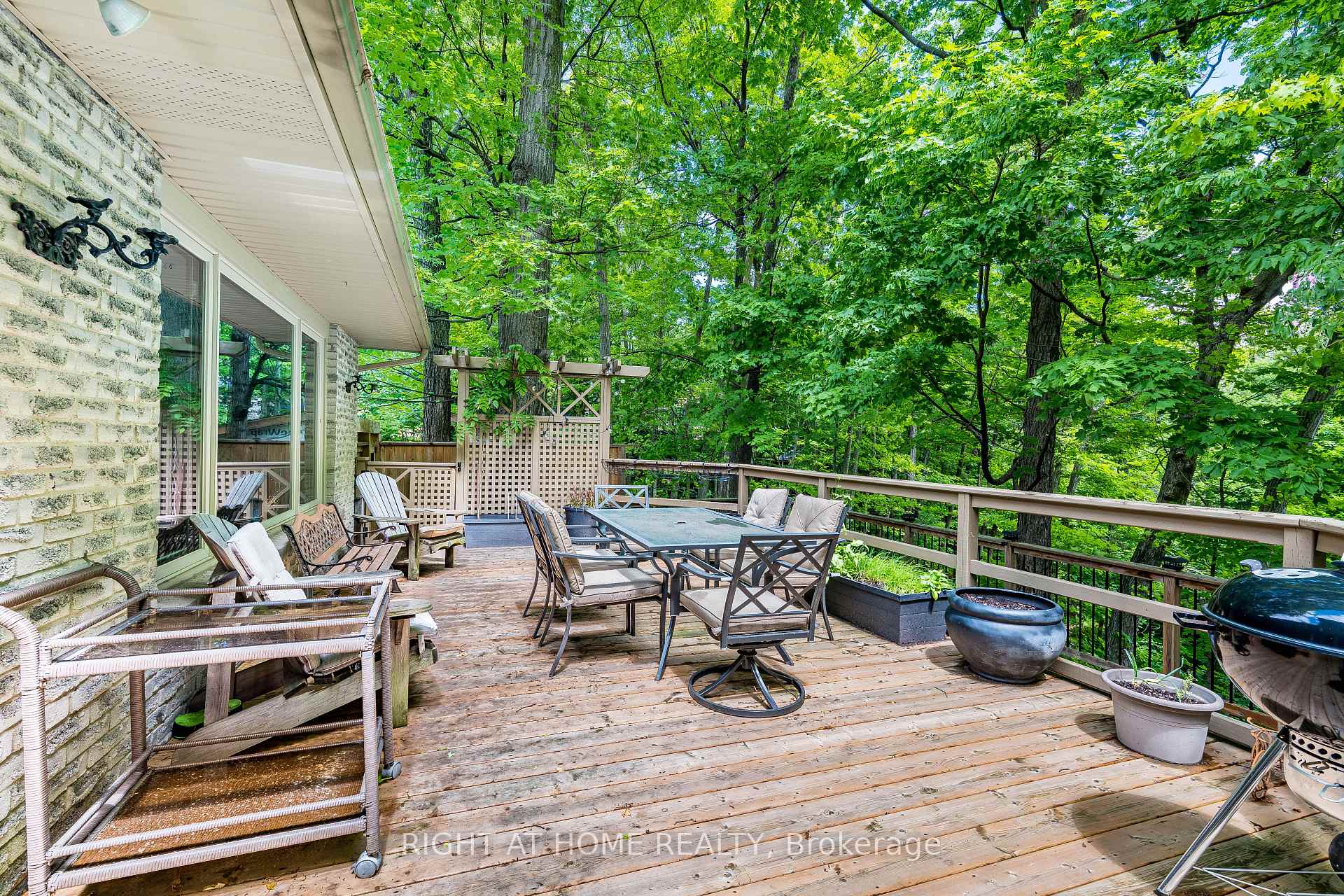 Photo 43 of 1941 Four Seasons Drive, Burlington, Tyandaga — HOMEH