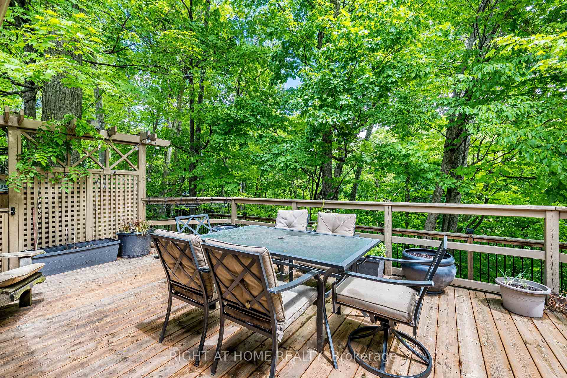 Photo 44 of 1941 Four Seasons Drive, Burlington, Tyandaga — HOMEH