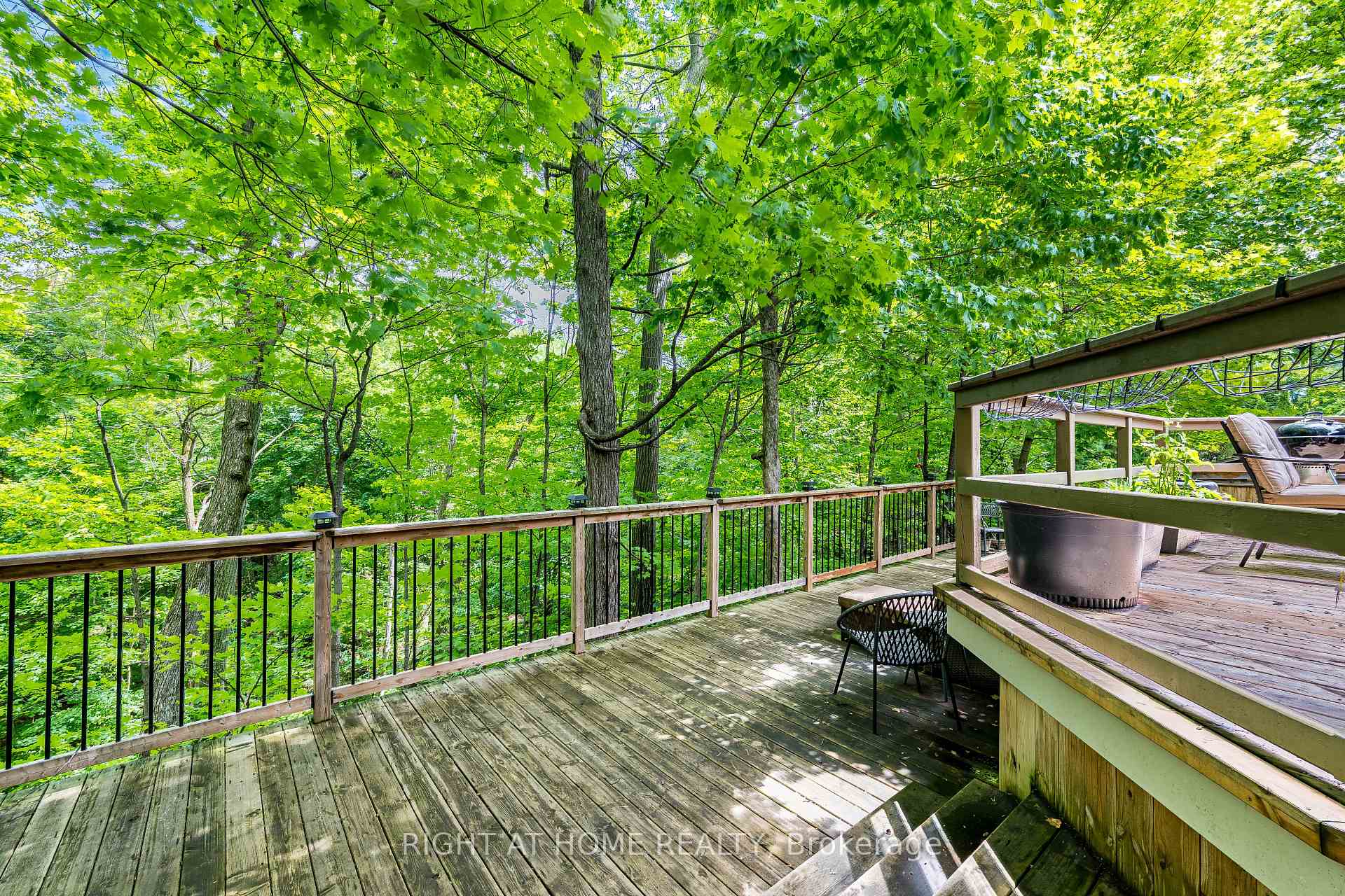 Photo 49 of 1941 Four Seasons Drive, Burlington, Tyandaga — HOMEH
