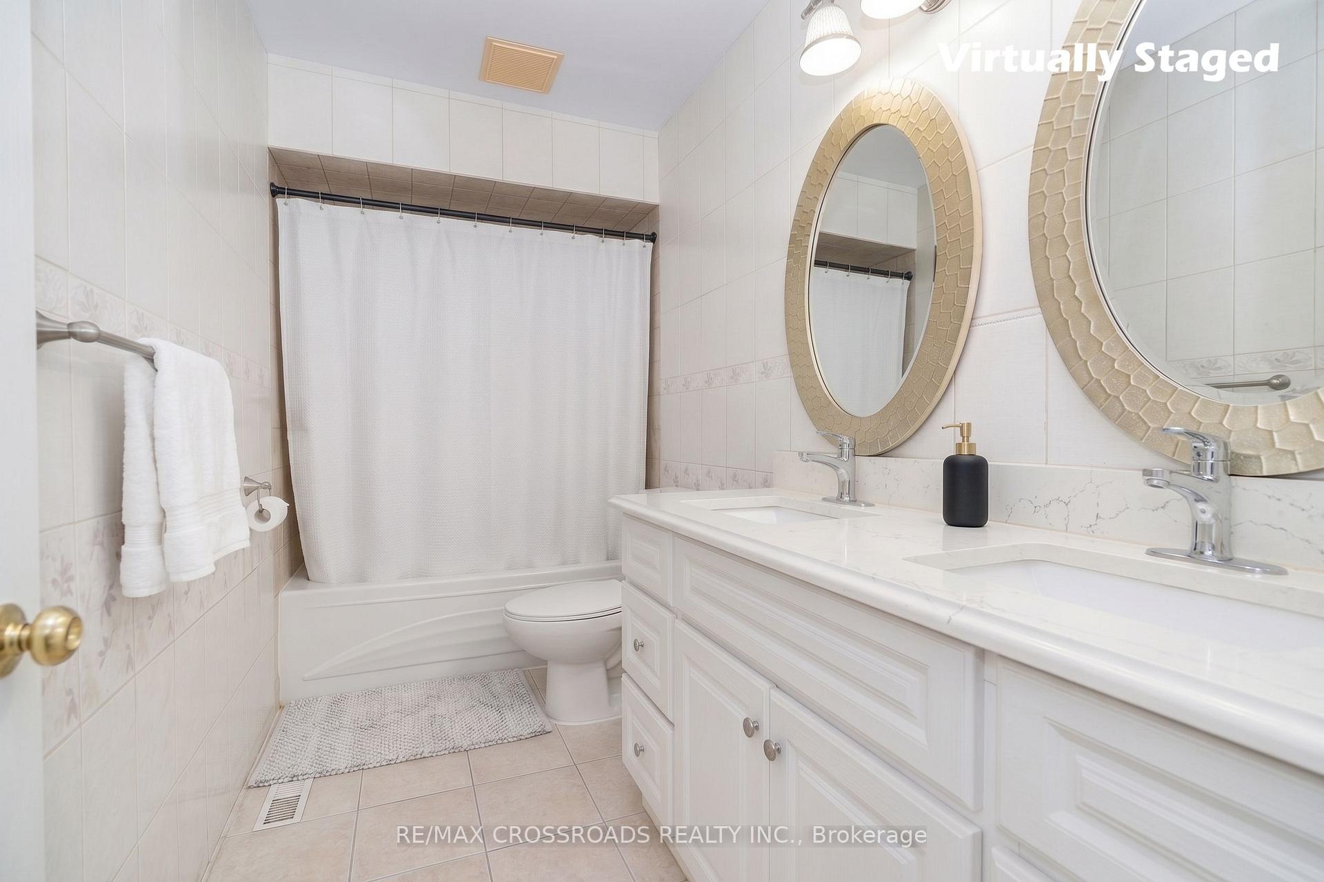 Photo 17 of 14 Reiber Crescent, North York, Bayview Woods-Steeles — HOMEH