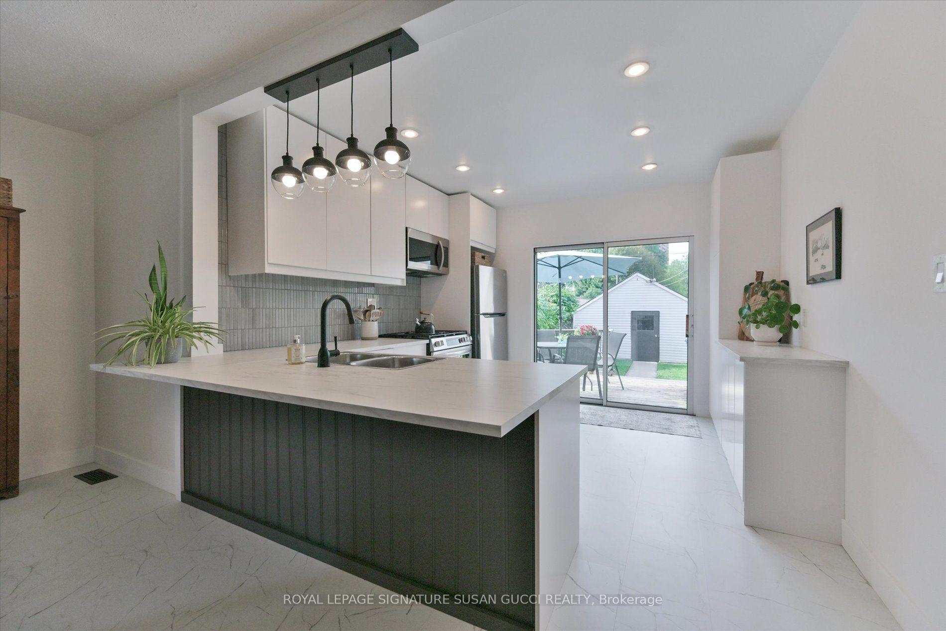 Photo 16 of 2 Sutherland Avenue, Toronto, Crescent Town — HOMEH