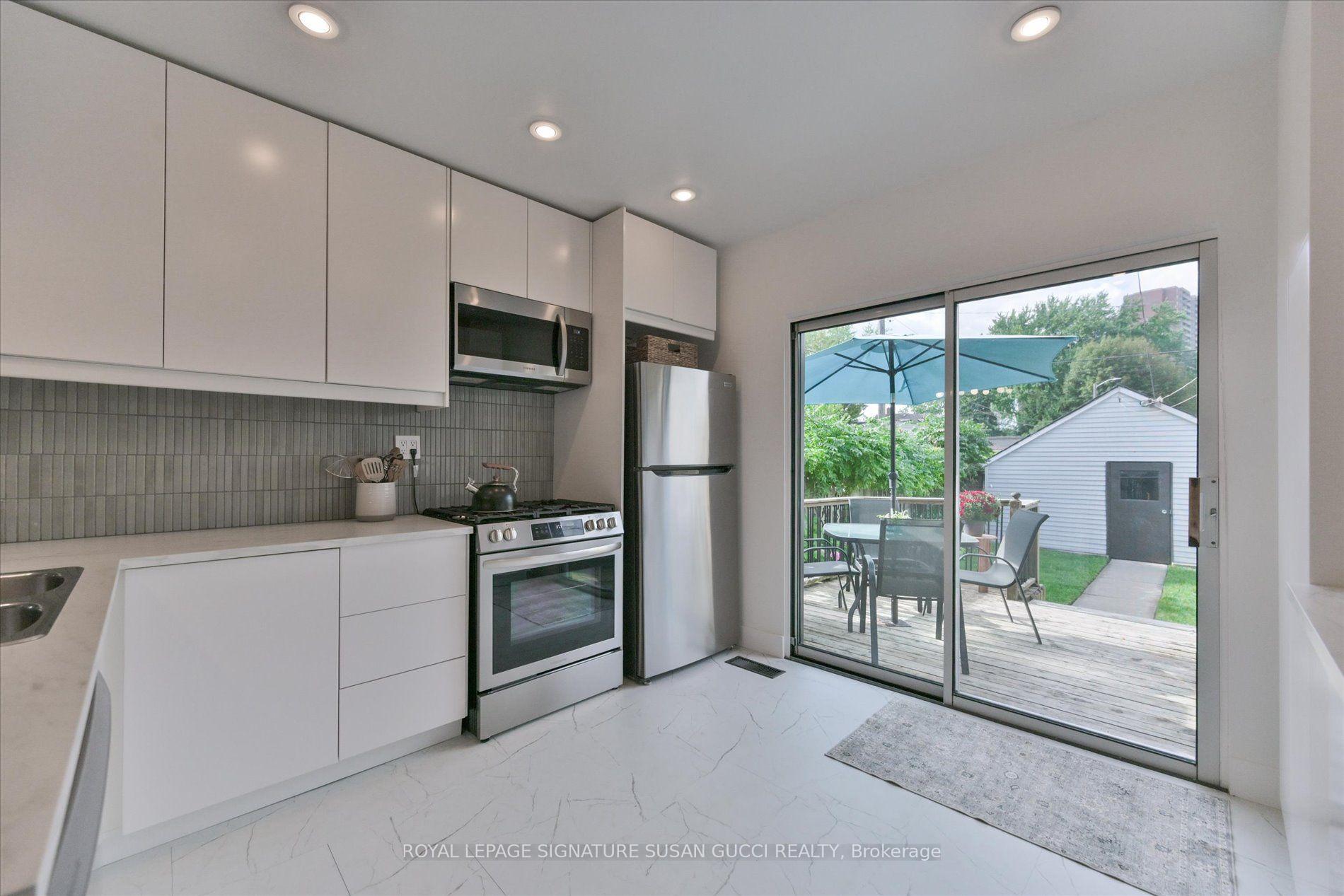 Photo 18 of 2 Sutherland Avenue, Toronto, Crescent Town — HOMEH