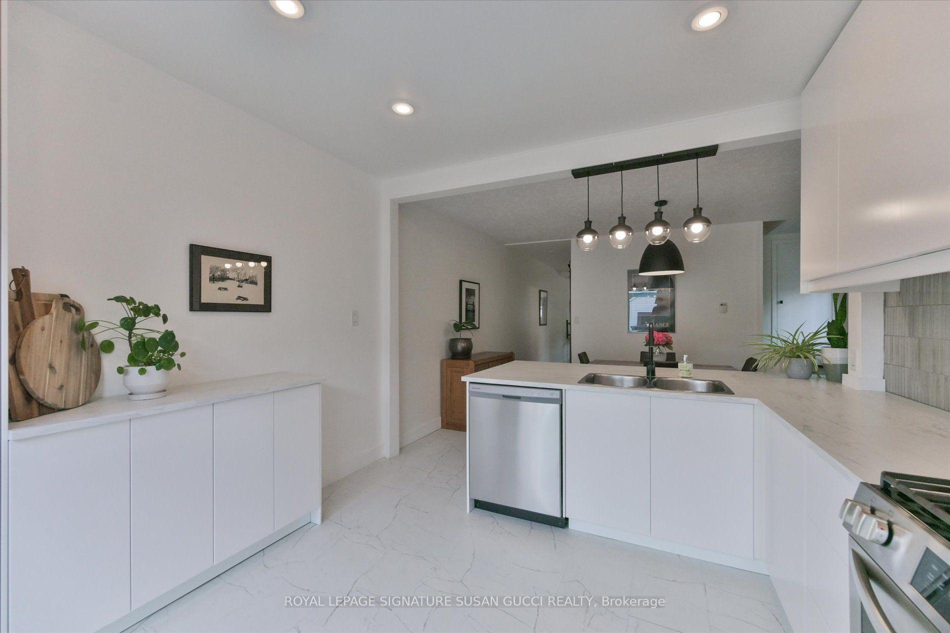 Photo 19 of 2 Sutherland Avenue, Toronto, Crescent Town — HOMEH