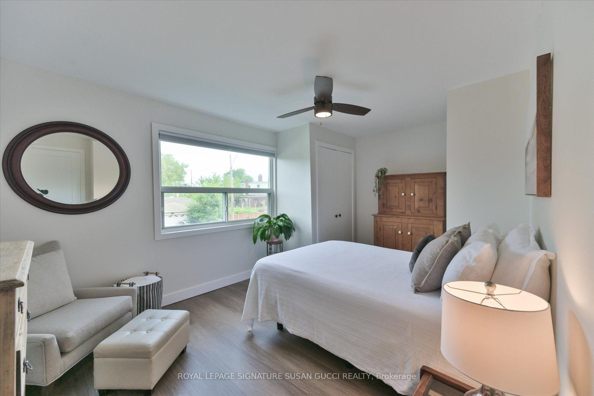 Photo 25 of 2 Sutherland Avenue, Toronto, Crescent Town — HOMEH