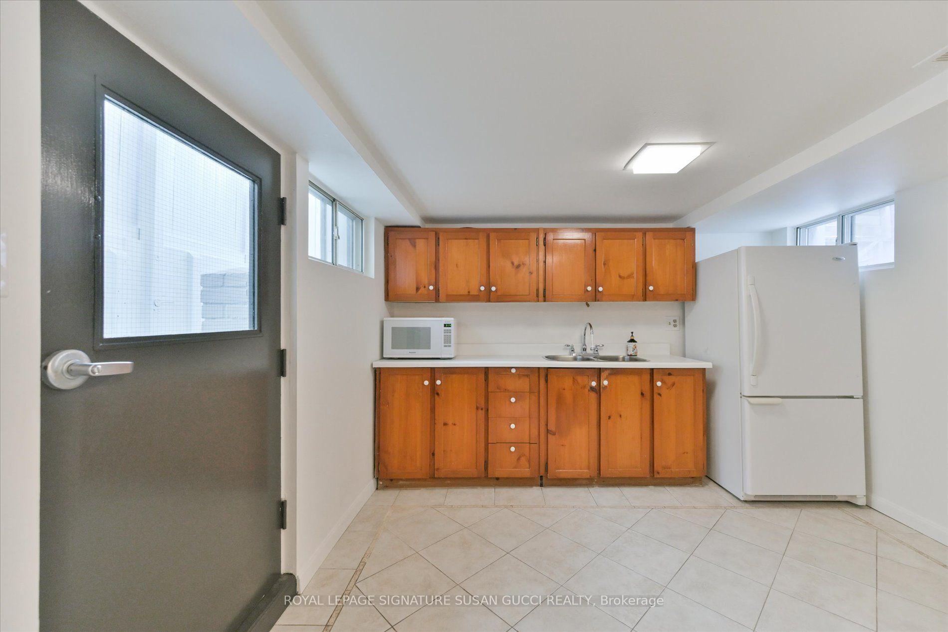 Photo 35 of 2 Sutherland Avenue, Toronto, Crescent Town — HOMEH