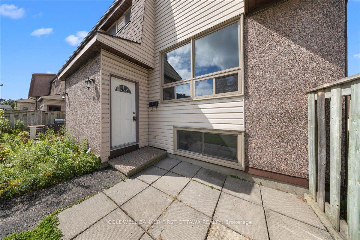 Photo 2 of Unit 44, 2640 Draper Avenue, Ottawa, Redwood Park — HOMEH