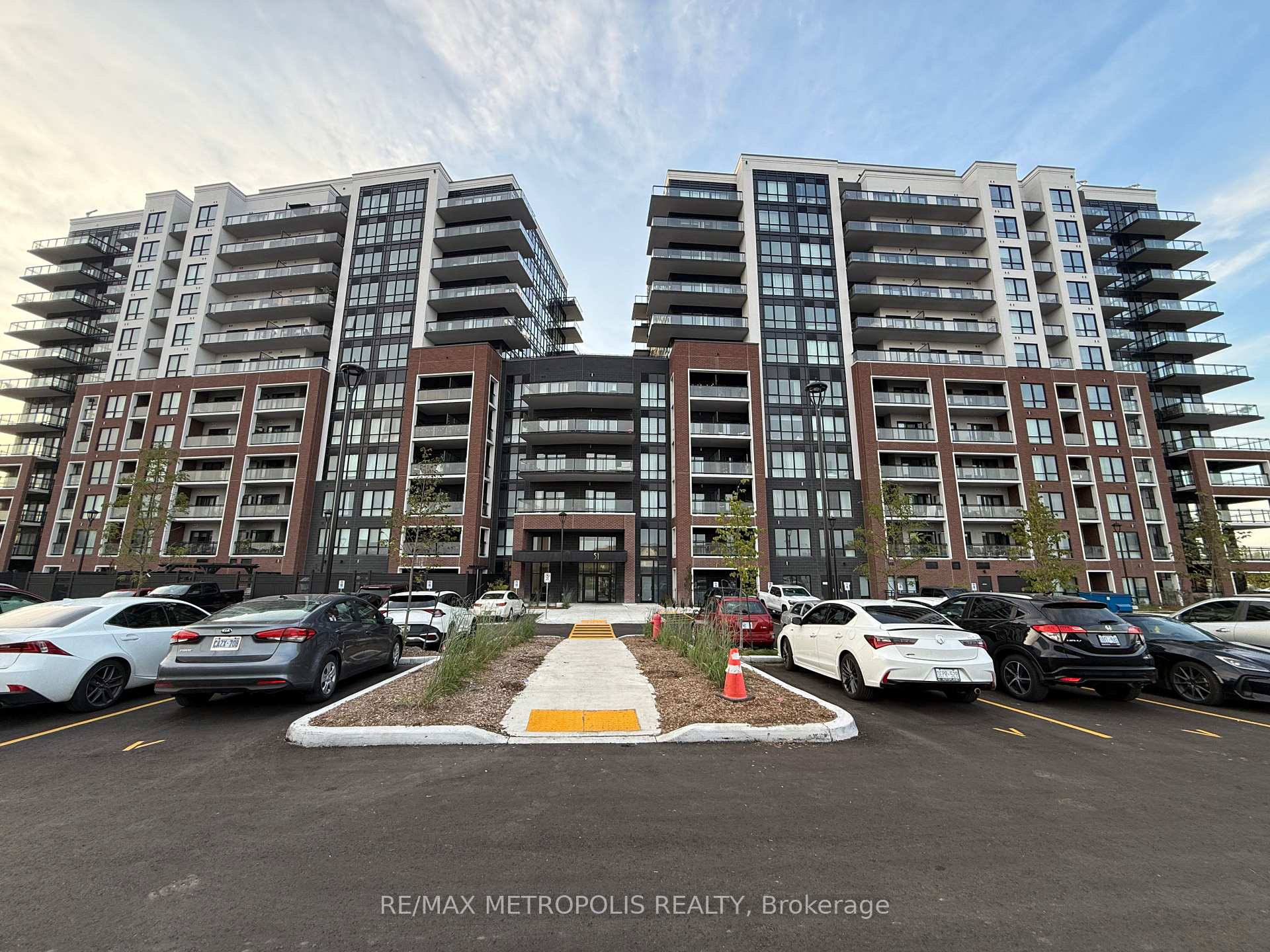 Photo 2 of Unit 814, 51 Clarington Boulevard, Clarington, Bowmanville — HOMEH