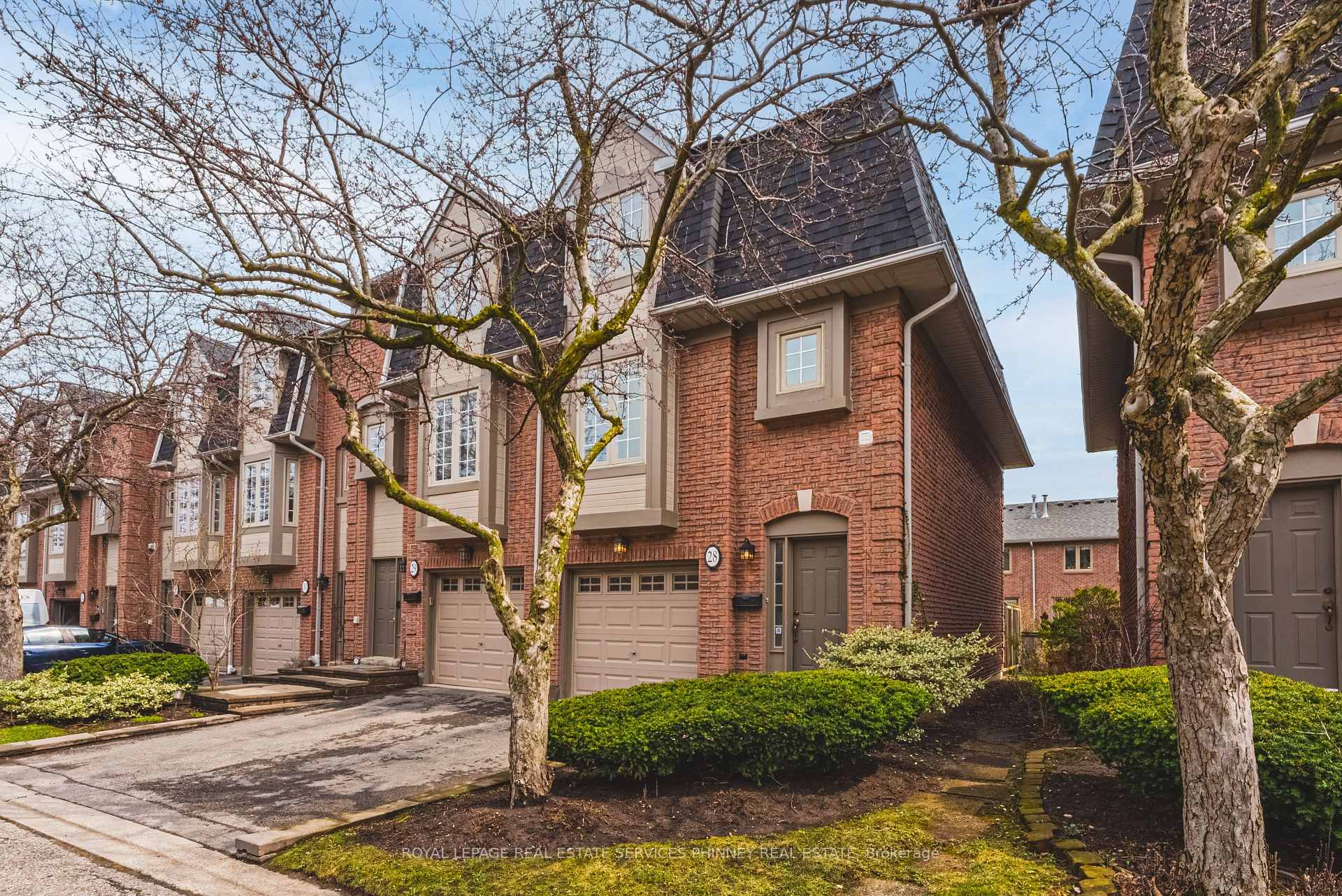 Photo 2 of Unit 28, 3140 Fifth Line W, Mississauga, Erin Mills — HOMEH