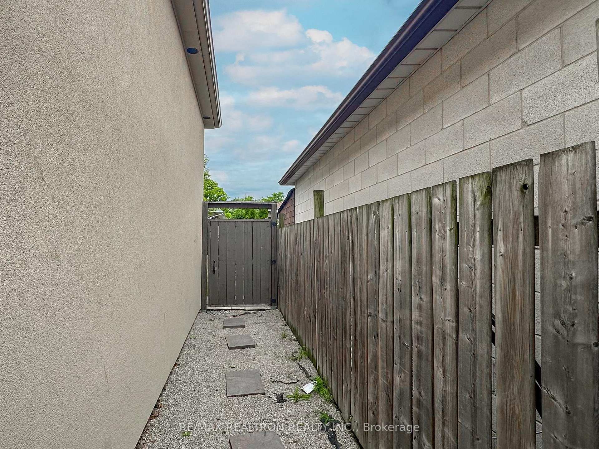 Photo 33 of Unit Bsmt, 49 Exbury Road, North York, Downsview-Roding-CFB — HOMEH