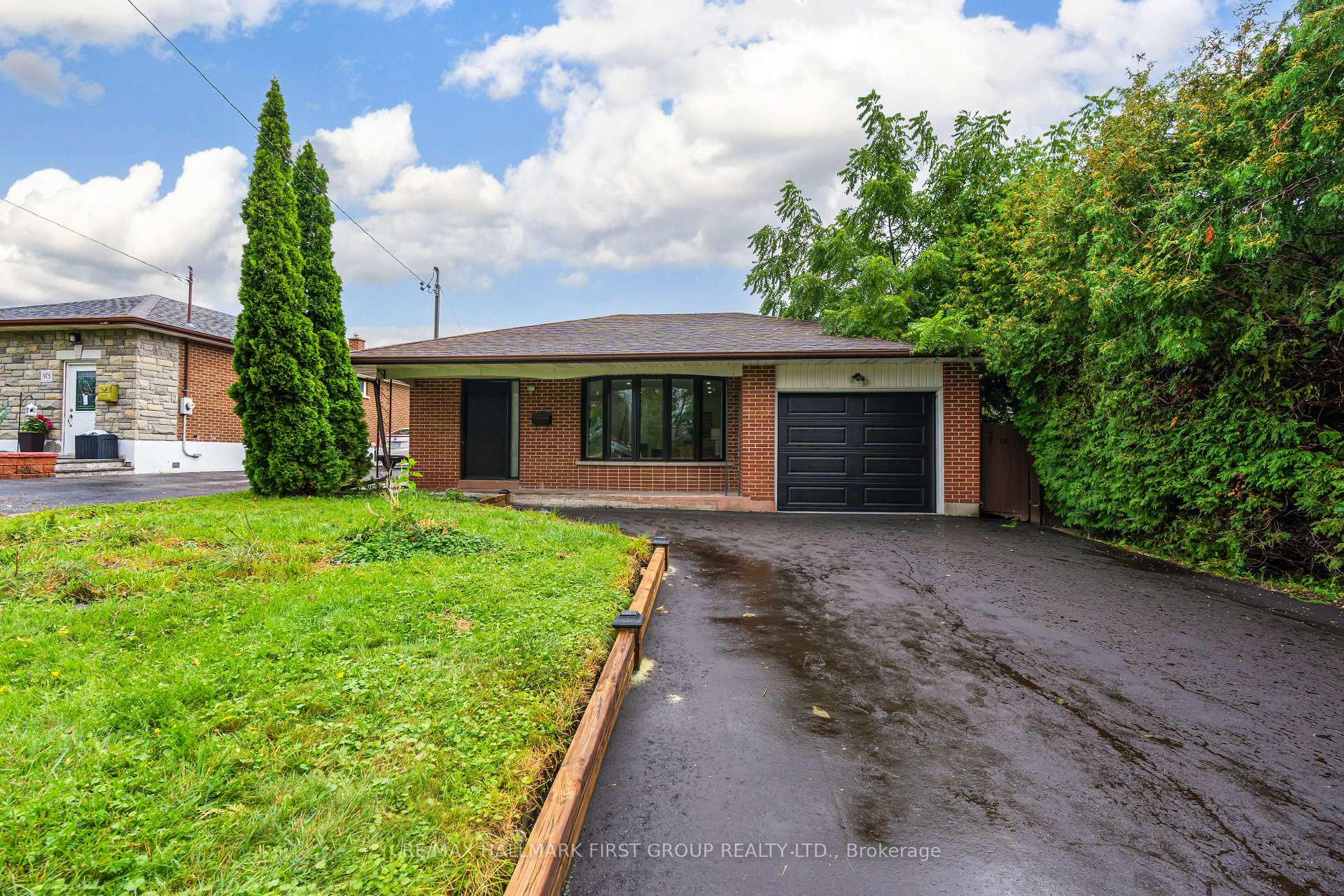 Photo 1 of 969 Applegrove Avenue, Oshawa, Donevan — HOMEH