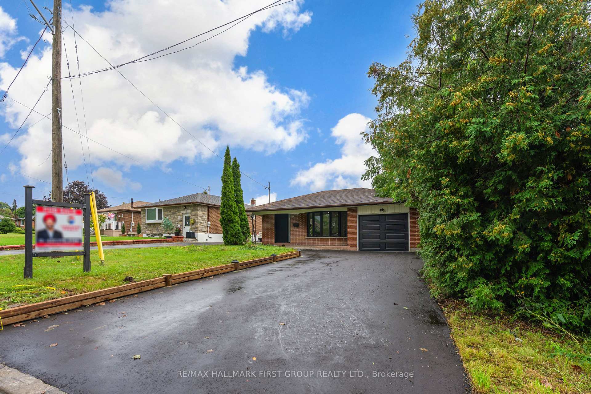 Photo 3 of 969 Applegrove Avenue, Oshawa, Donevan — HOMEH