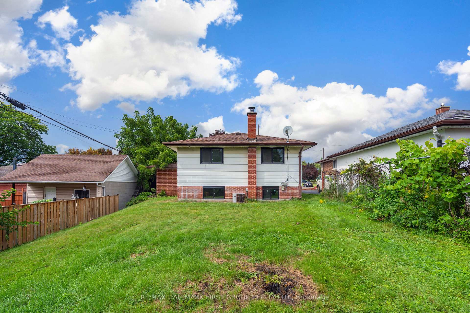 Photo 29 of 969 Applegrove Avenue, Oshawa, Donevan — HOMEH