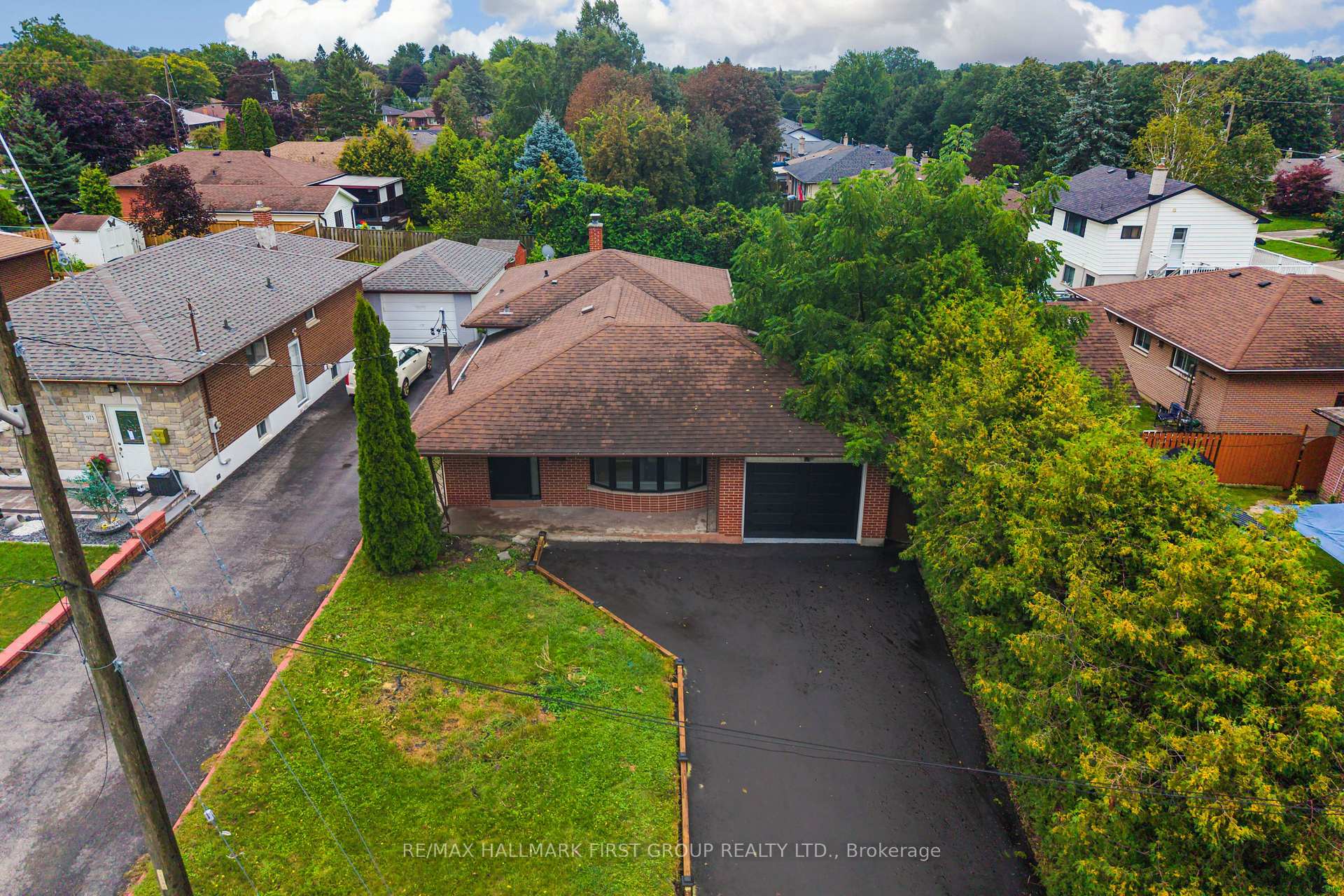 Photo 31 of 969 Applegrove Avenue, Oshawa, Donevan — HOMEH