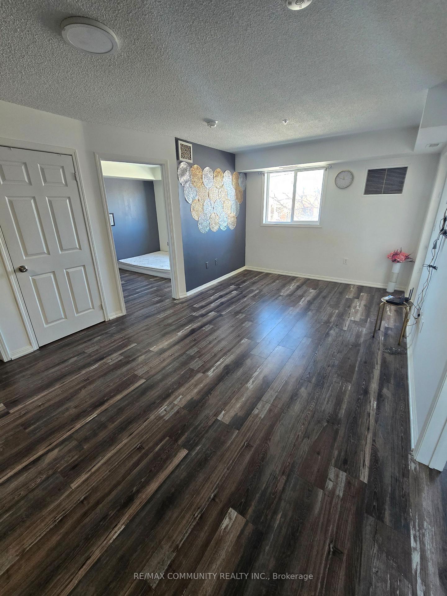 Photo 8 of Unit 214, 5235 Finch Avenue E, Scarborough, Agincourt North — HOMEH