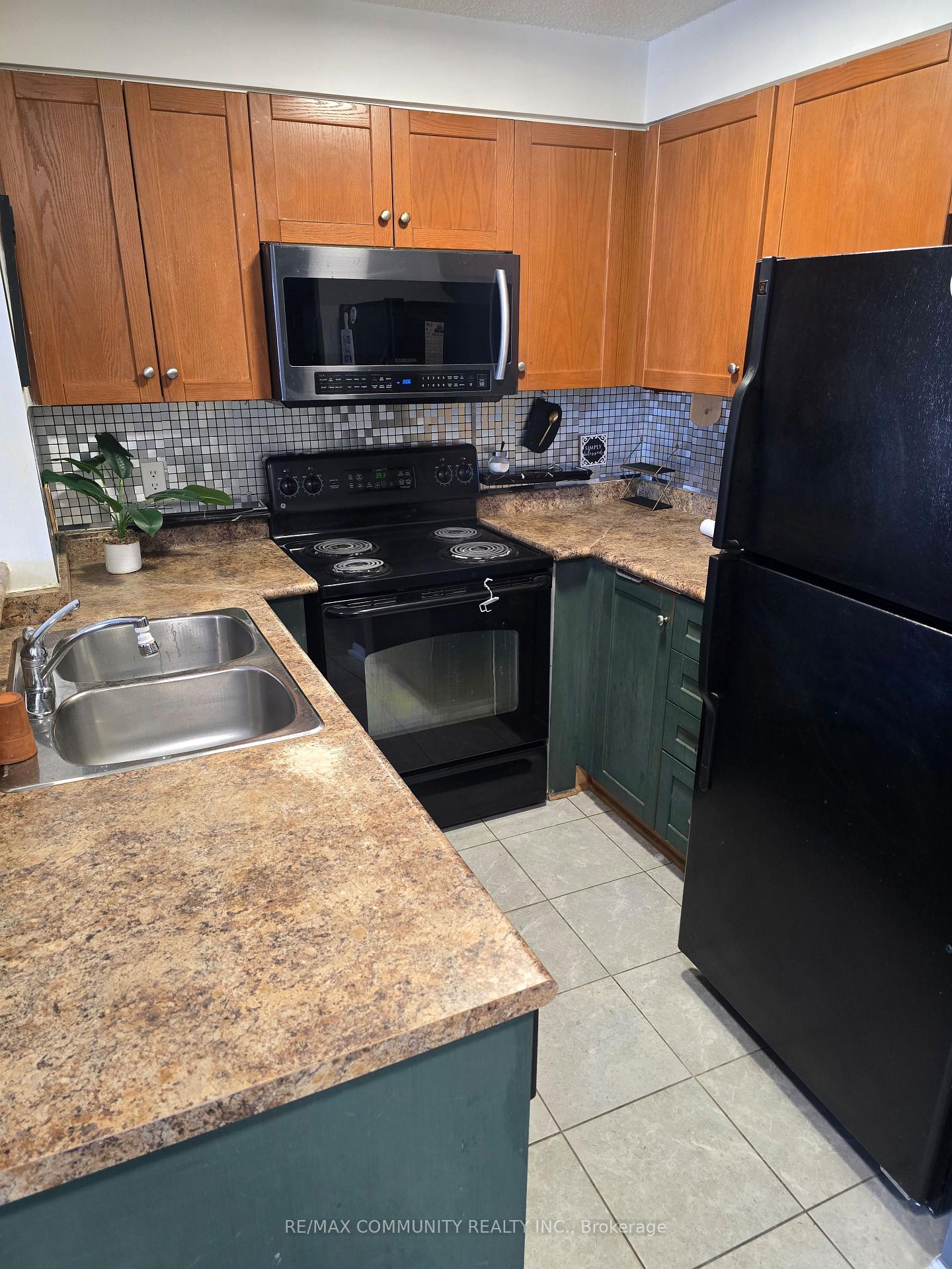 Photo 11 of Unit 214, 5235 Finch Avenue E, Scarborough, Agincourt North — HOMEH