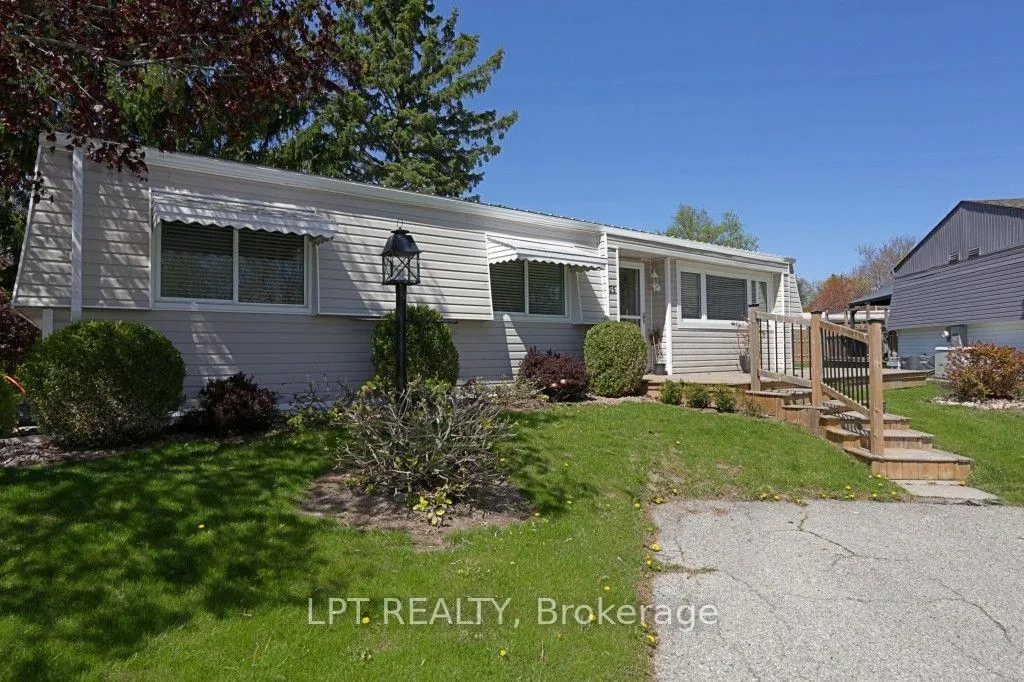 Photo 3 of 25 Maple Grove Road, Kawartha Lakes, Fenelon — HOMEH