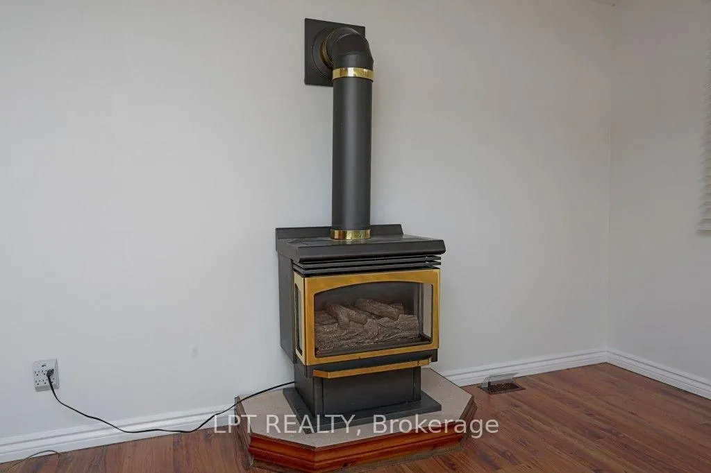 Photo 6 of 25 Maple Grove Road, Kawartha Lakes, Fenelon — HOMEH