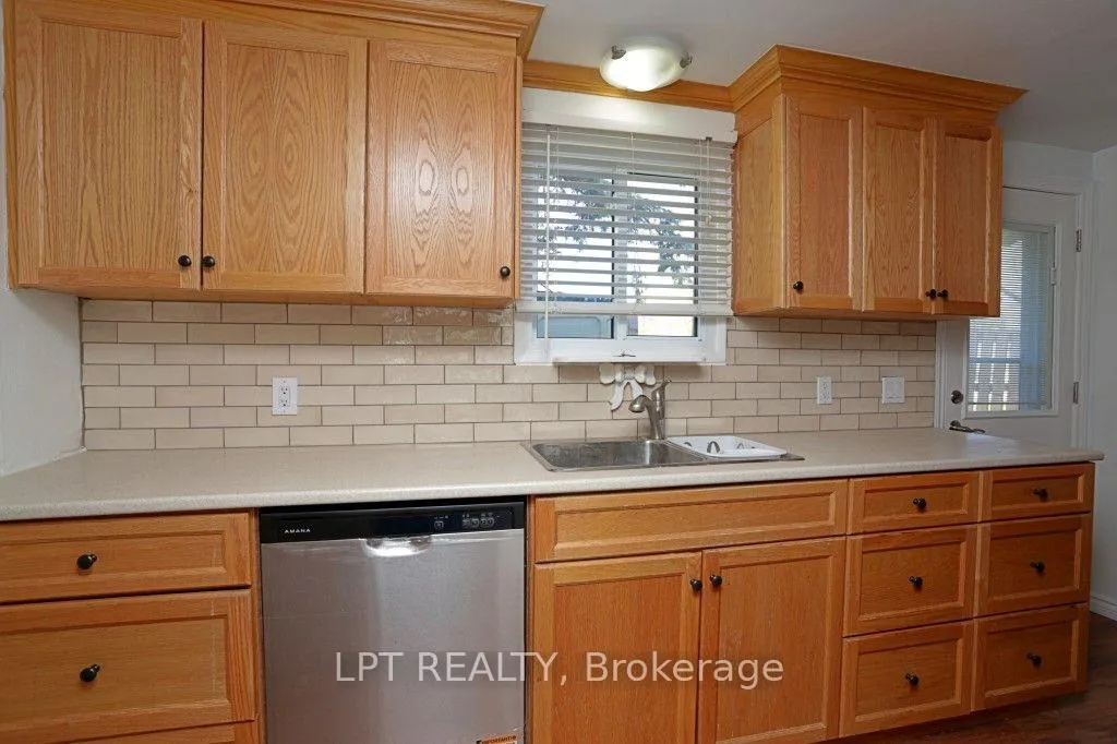 Photo 11 of 25 Maple Grove Road, Kawartha Lakes, Fenelon — HOMEH