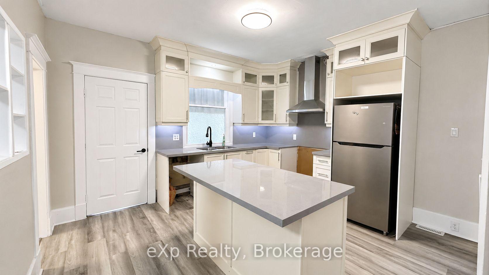 Photo 3 of 238 Elizabeth Street, Guelph, St. Patrick's Ward — HOMEH