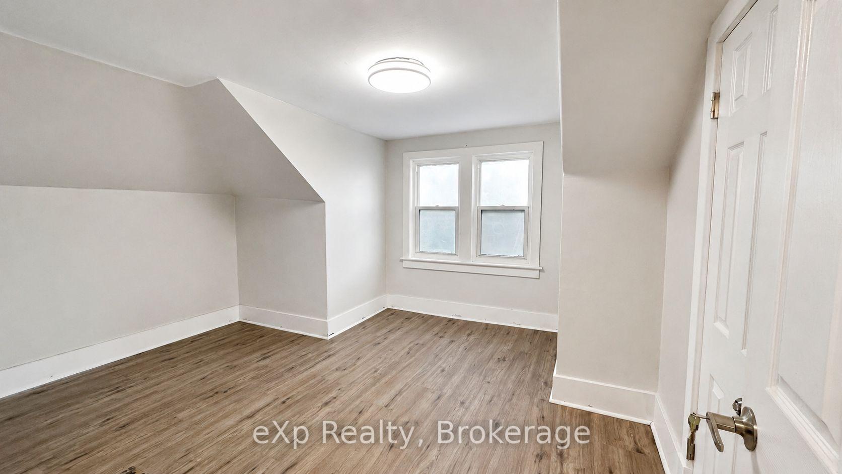 Photo 9 of 238 Elizabeth Street, Guelph, St. Patrick's Ward — HOMEH