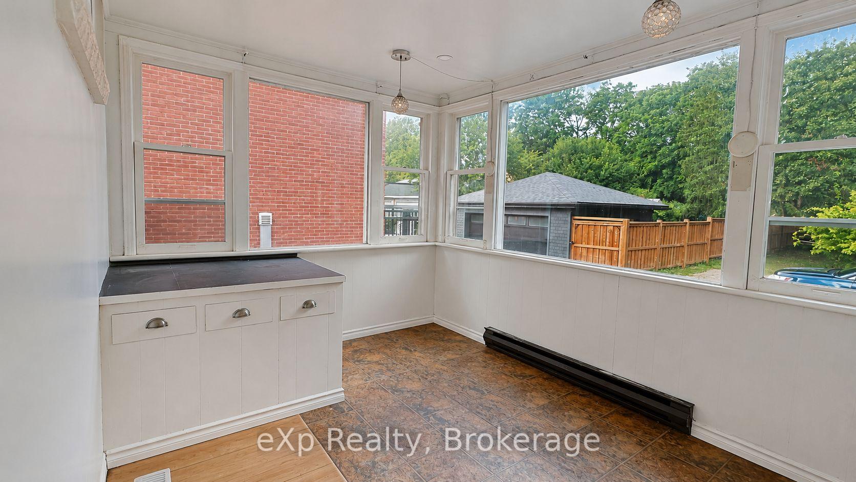 Photo 12 of 238 Elizabeth Street, Guelph, St. Patrick's Ward — HOMEH