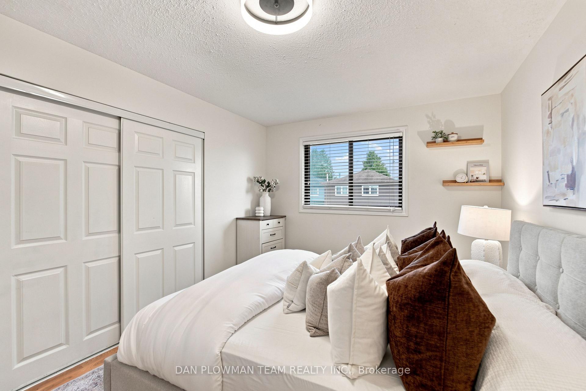 Photo 13 of 86 Barnes Drive, Ajax, Central — HOMEH