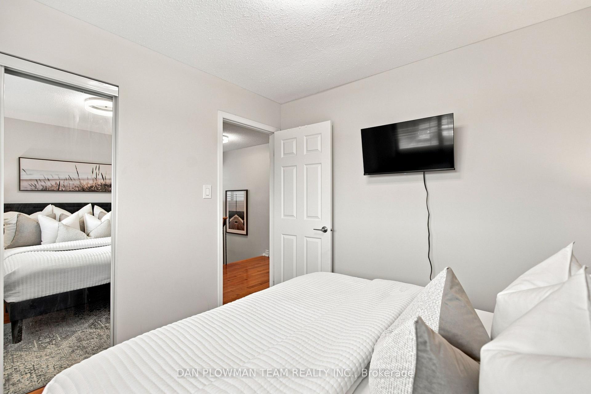 Photo 17 of 86 Barnes Drive, Ajax, Central — HOMEH