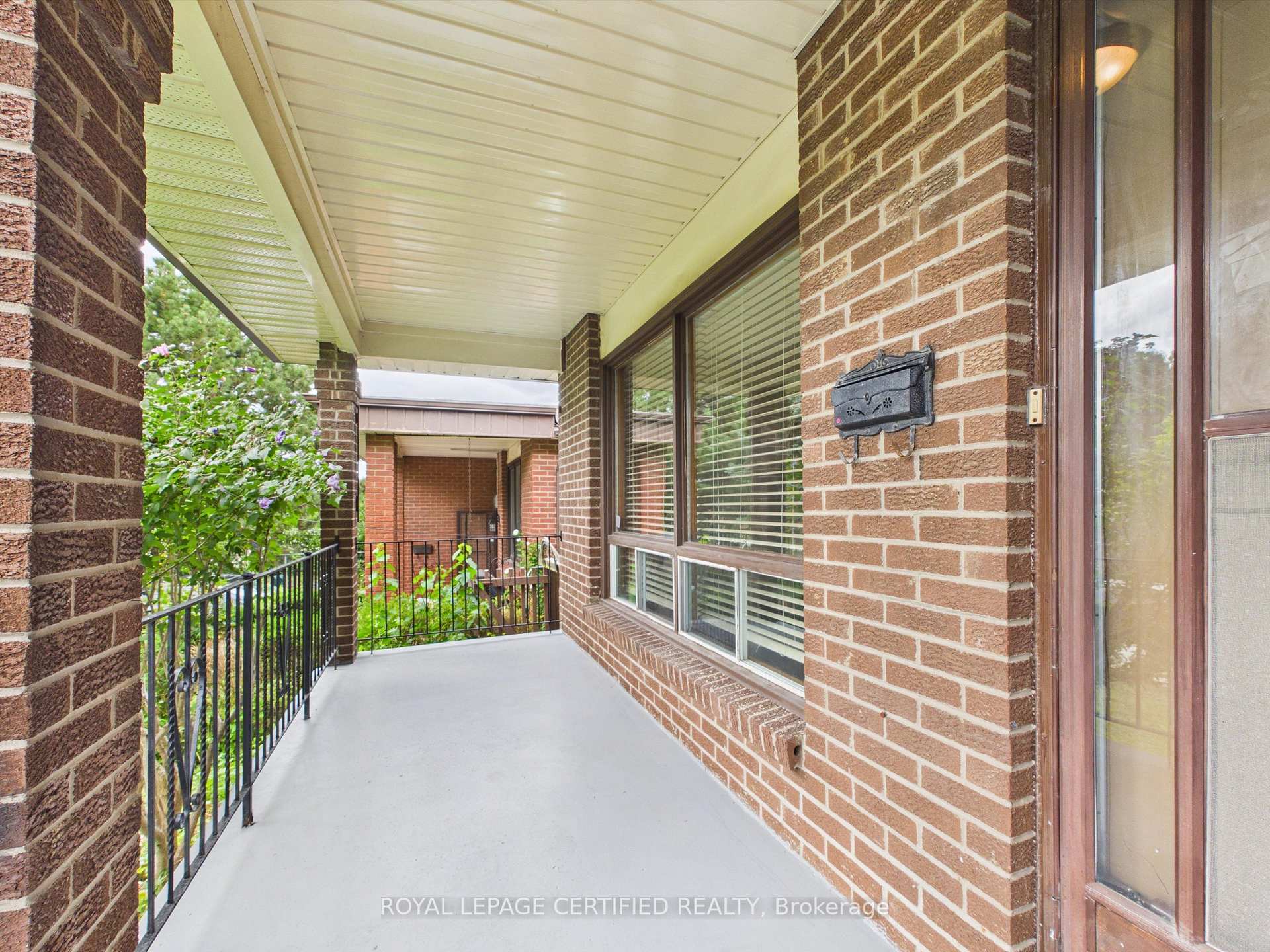 Photo 7 of 196 Mount Olive Drive, Etobicoke, Mount Olive-Silverstone-Jamestown — HOMEH