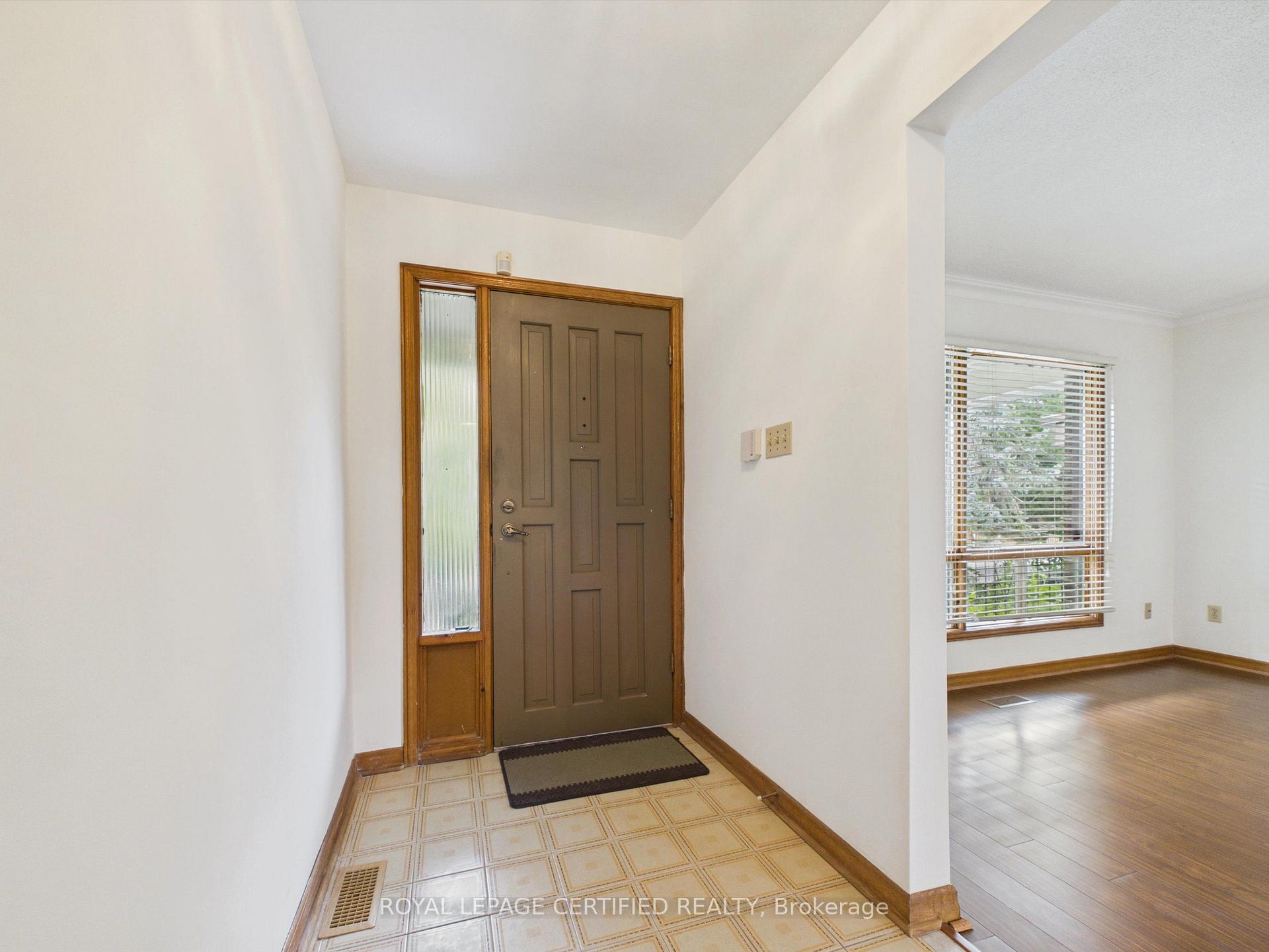 Photo 8 of 196 Mount Olive Drive, Etobicoke, Mount Olive-Silverstone-Jamestown — HOMEH
